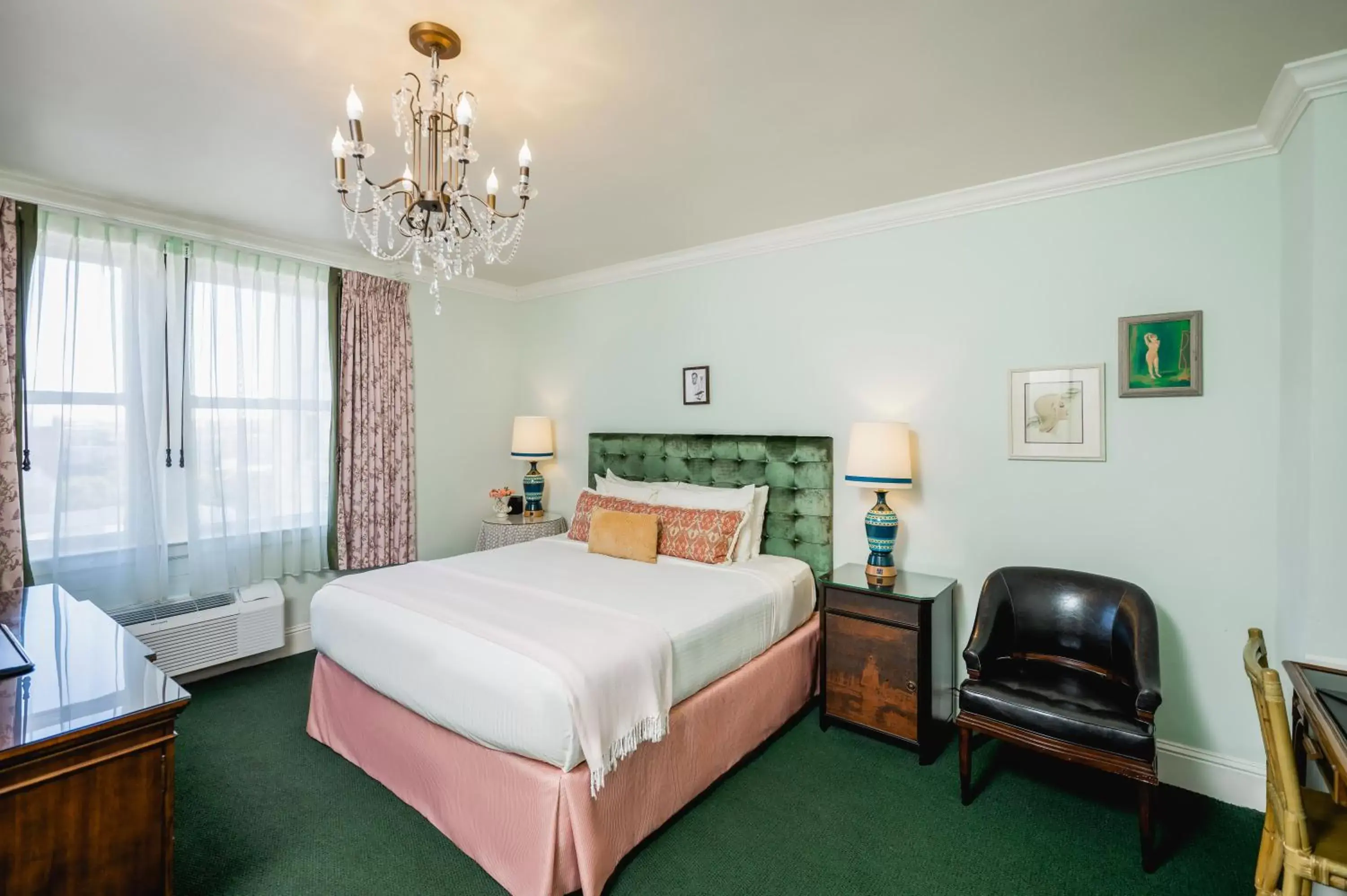 King Room in The Pontchartrain Hotel King Room in The Pontchartrain Hotel