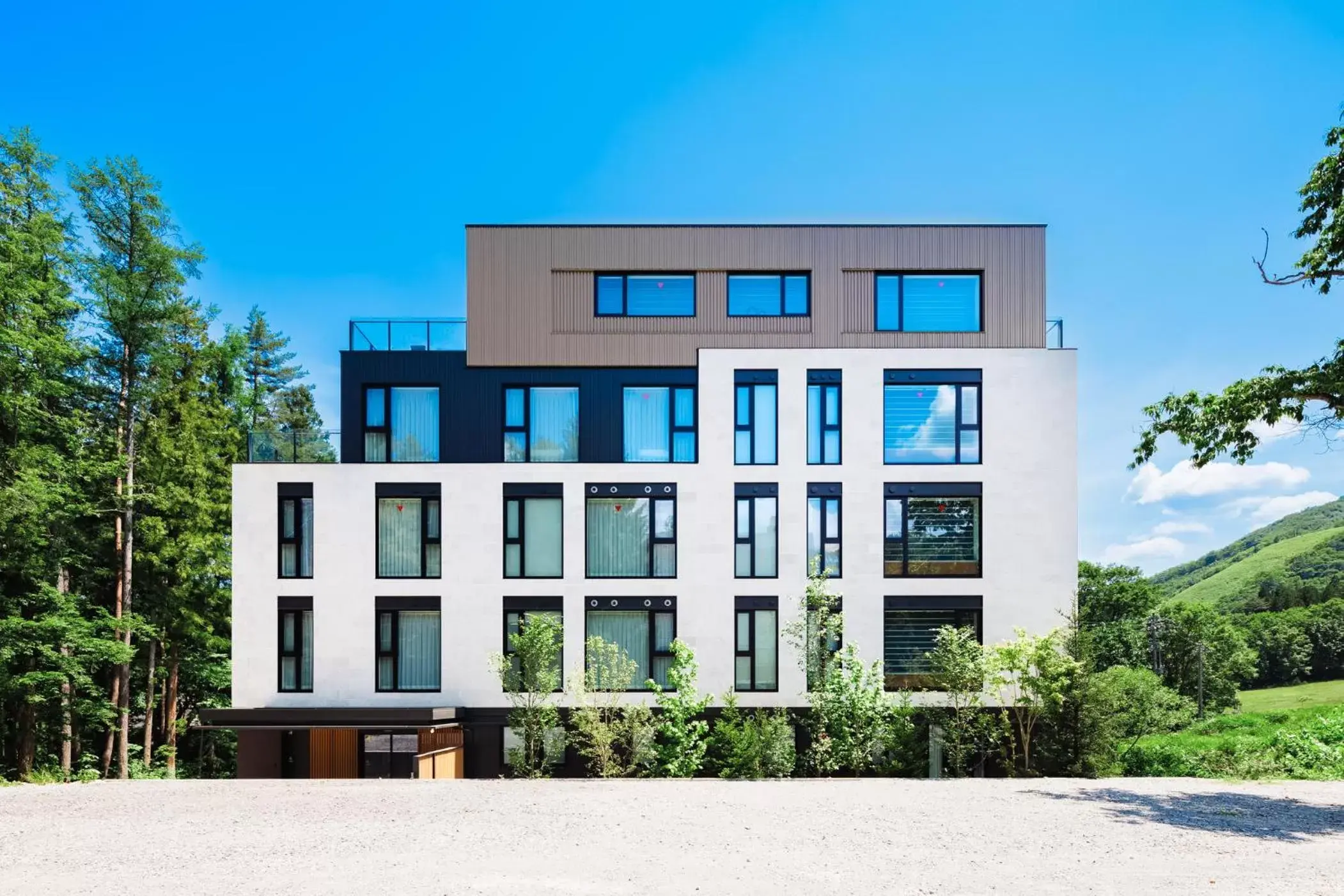 Property Building in ROKA by Hakuba Hotel Group Property Building in ROKA by Hakuba Hotel Group