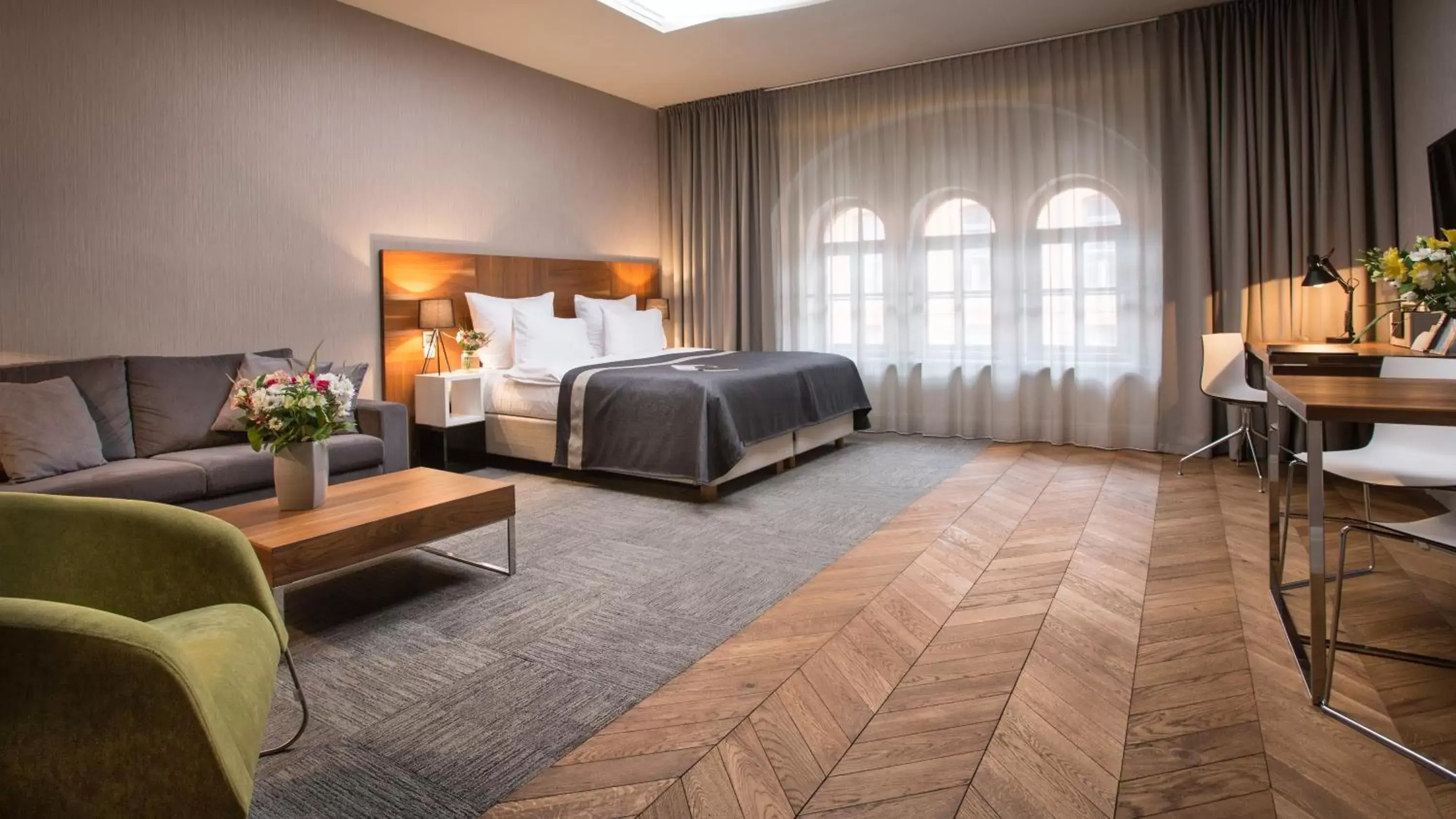 Deluxe Single Room in City Park Hotel & Residence Deluxe Single Room in City Park Hotel & Residence