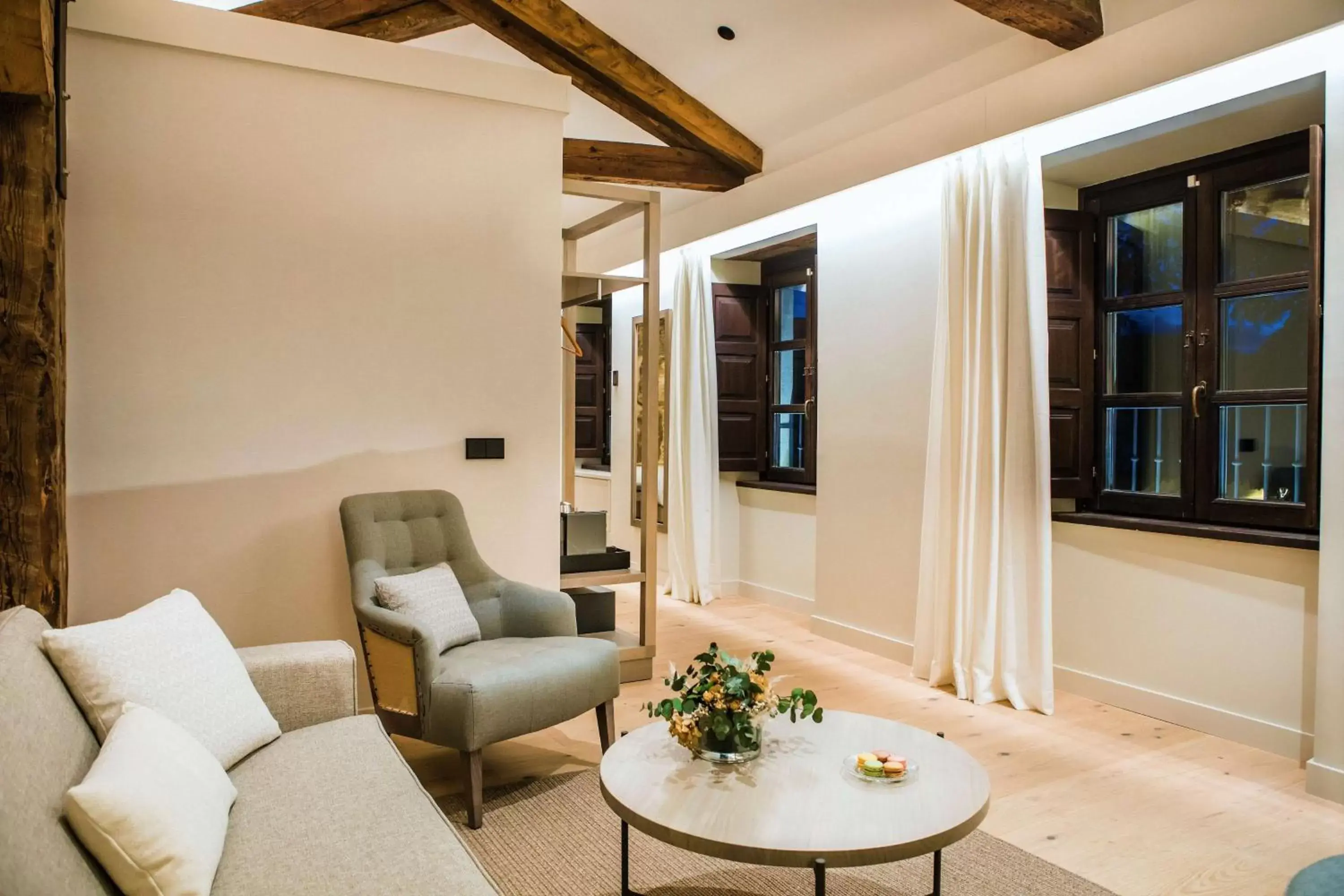 King Suite with Sofa Bed in Sofraga Palacio King Suite with Sofa Bed in Sofraga Palacio