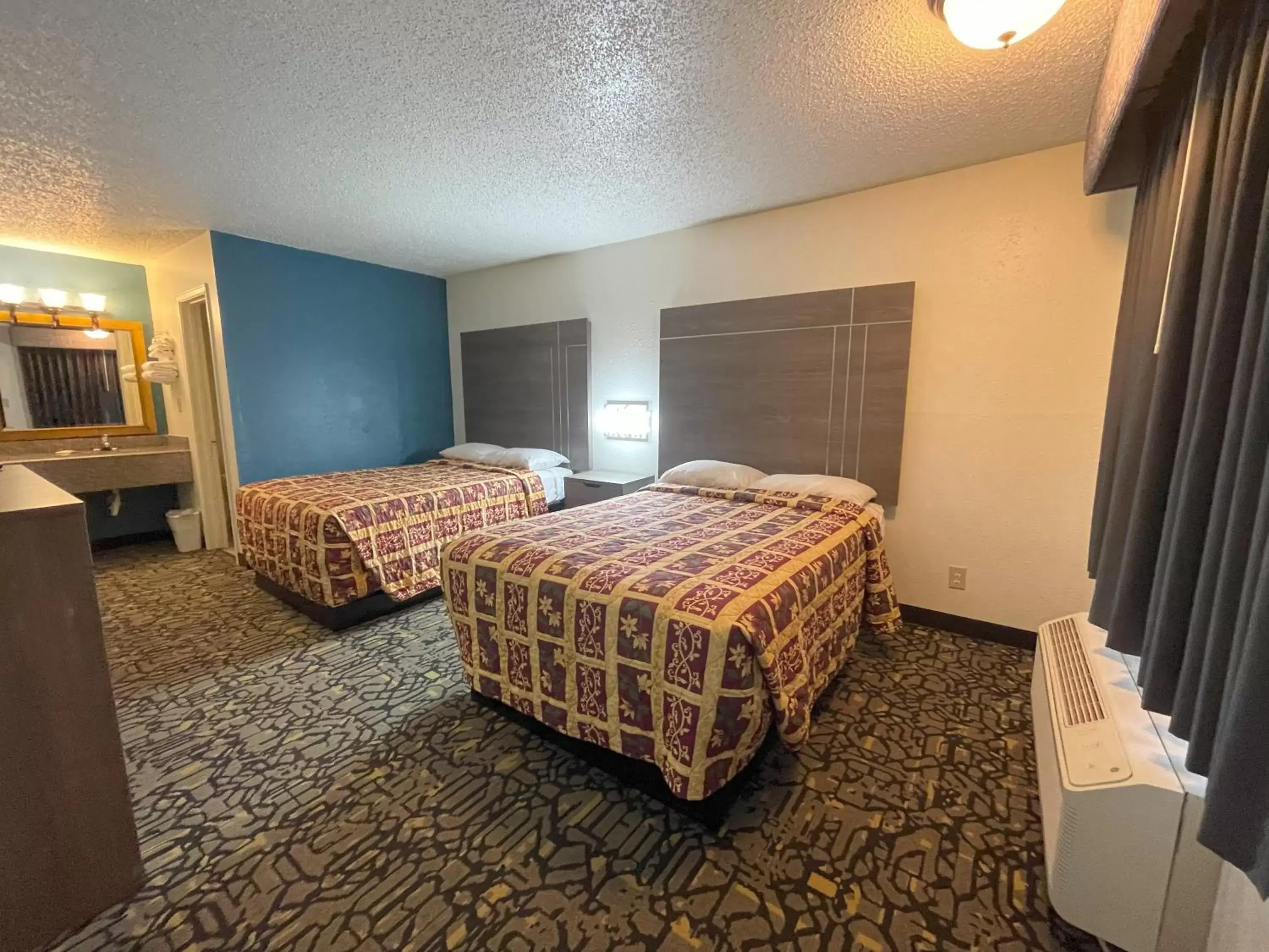 Standard Double Room - Non-Smoking in Countryside Inn Standard Double Room - Non-Smoking in Countryside Inn