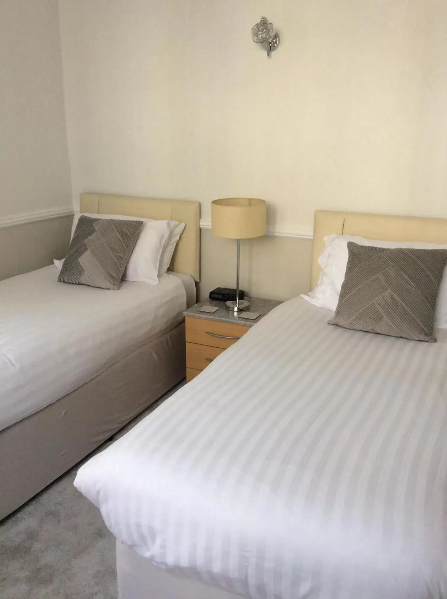 Twin Room in The Epperstone Twin Room in The Epperstone