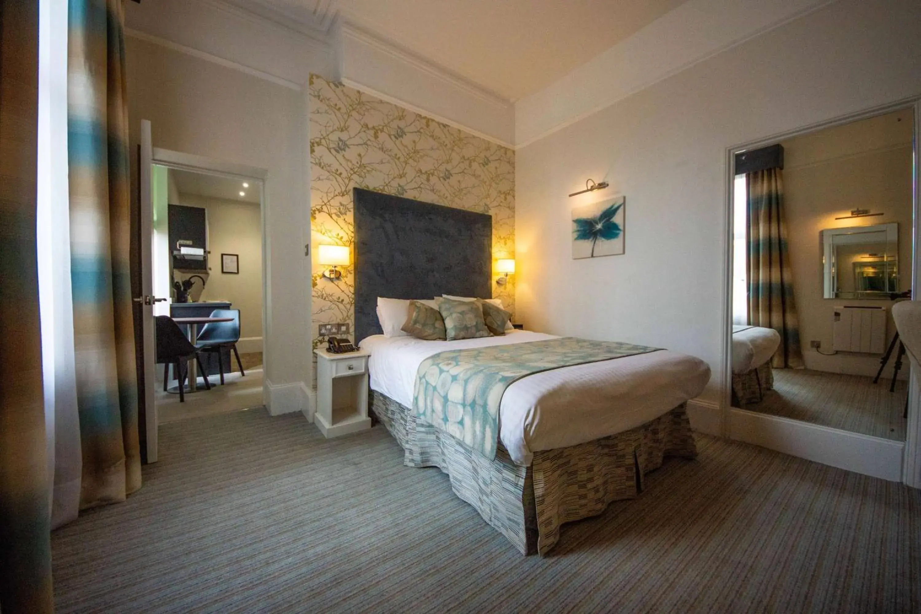 One-Bedroom Apartment with Double Bed in Best Western York House Hotel One-Bedroom Apartment with Double Bed in Best Western York House Hotel