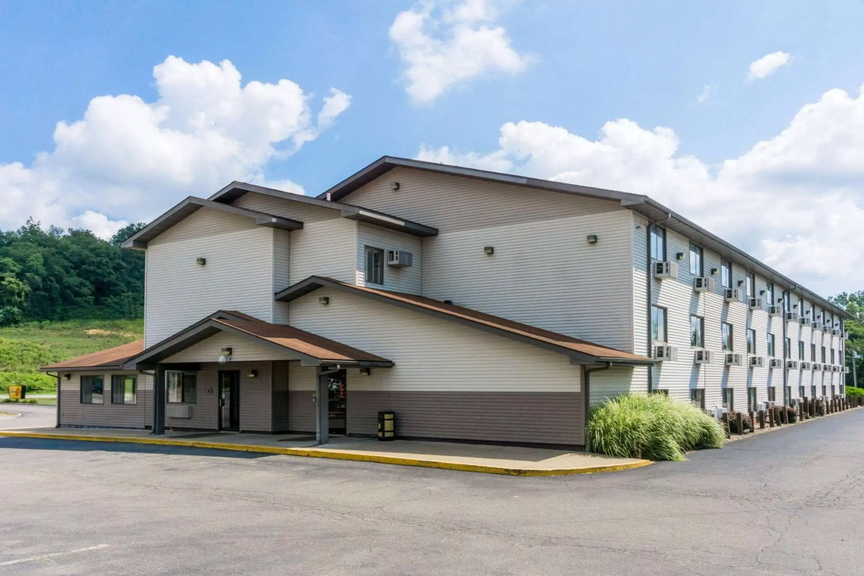 Super 8 by Wyndham Zanesville Super 8 by Wyndham Zanesville