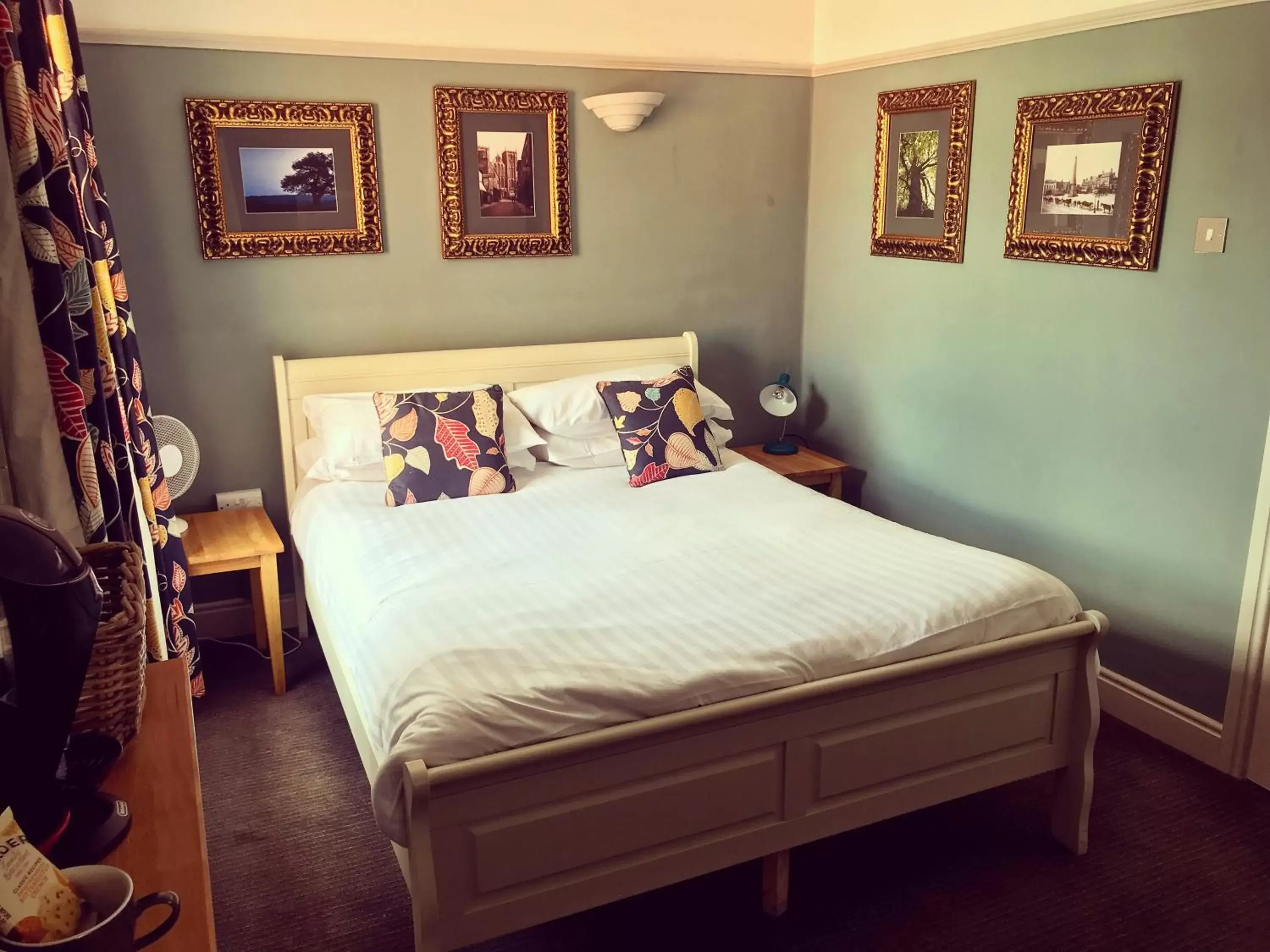 Standard Double Room with View in The Royal Oak Ripon Standard Double Room with View in The Royal Oak Ripon