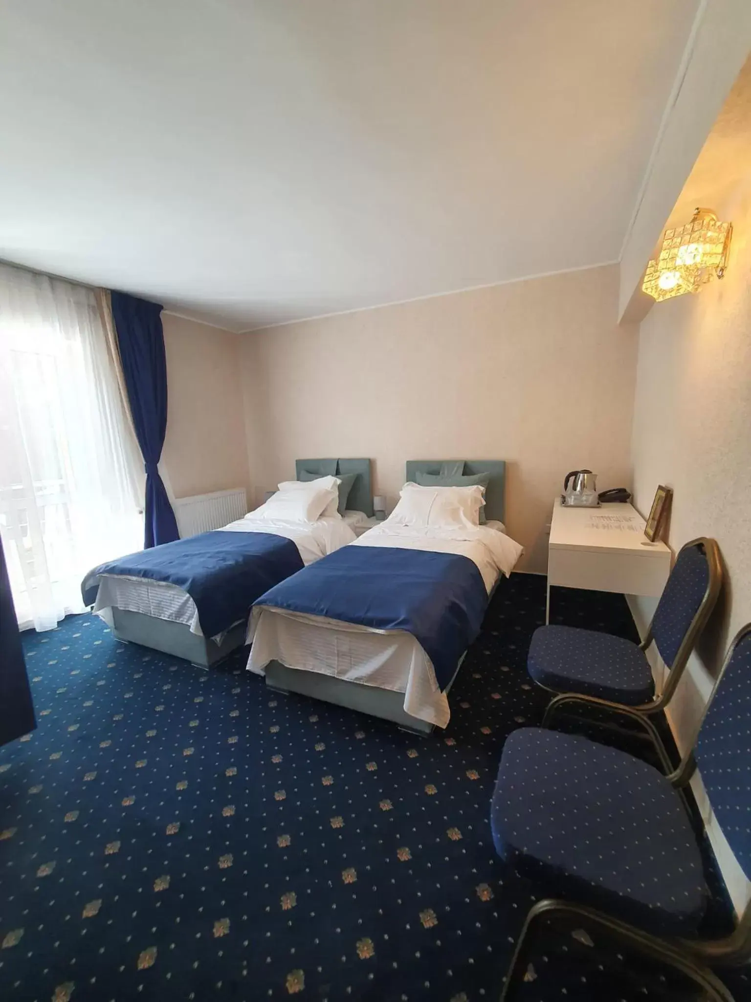 Standard Twin Room in Hotel Green Palace Standard Twin Room in Hotel Green Palace