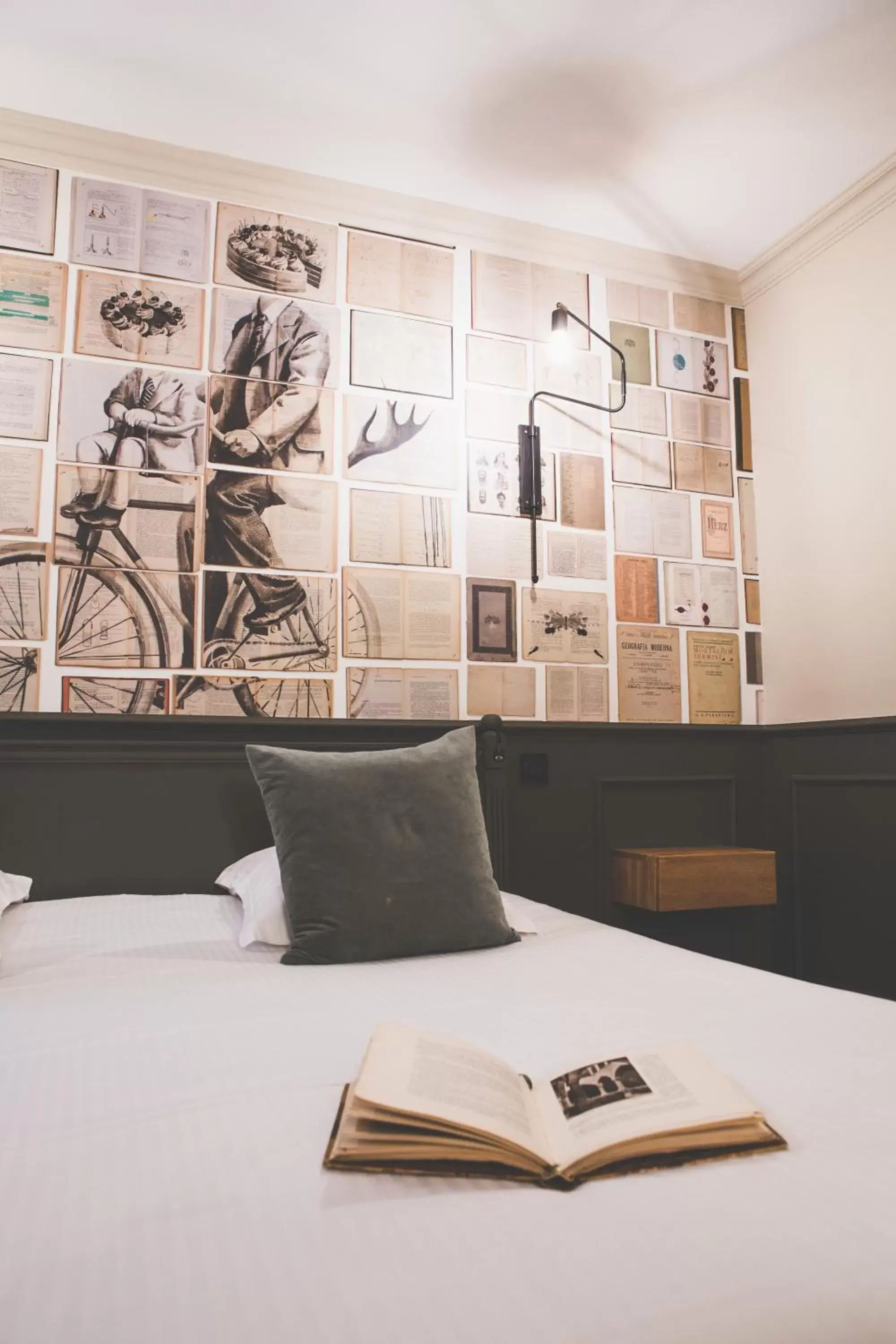 Junior Suite (3 Adults) in Ermitage De Corton - Les Collectionneurs Junior Suite (3 Adults) in Ermitage De Corton - Les Collectionneurs