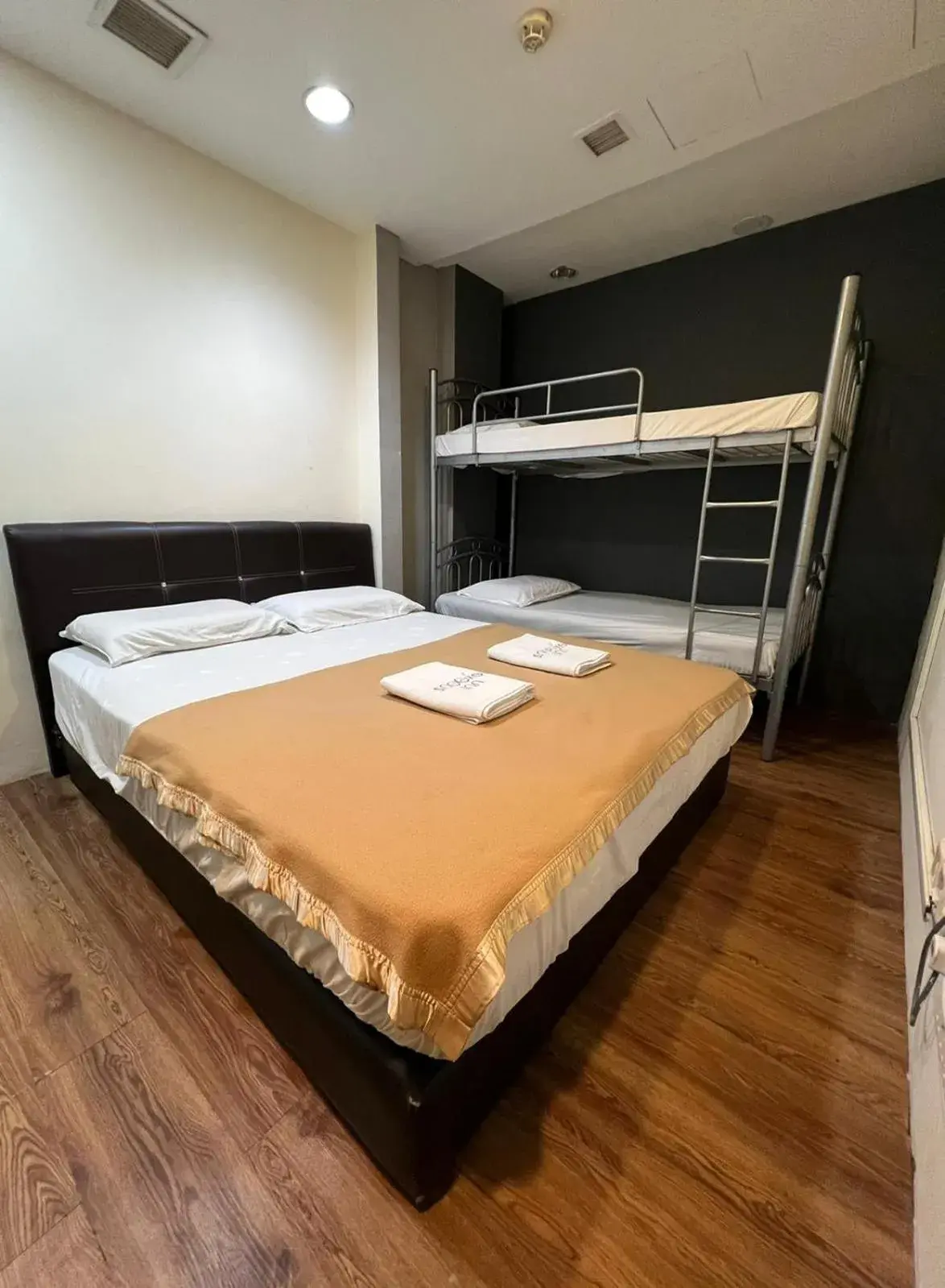 Family Room (4 Adults) with Private Bathroom in Kawan Hostel Family Room (4 Adults) with Private Bathroom in Kawan Hostel