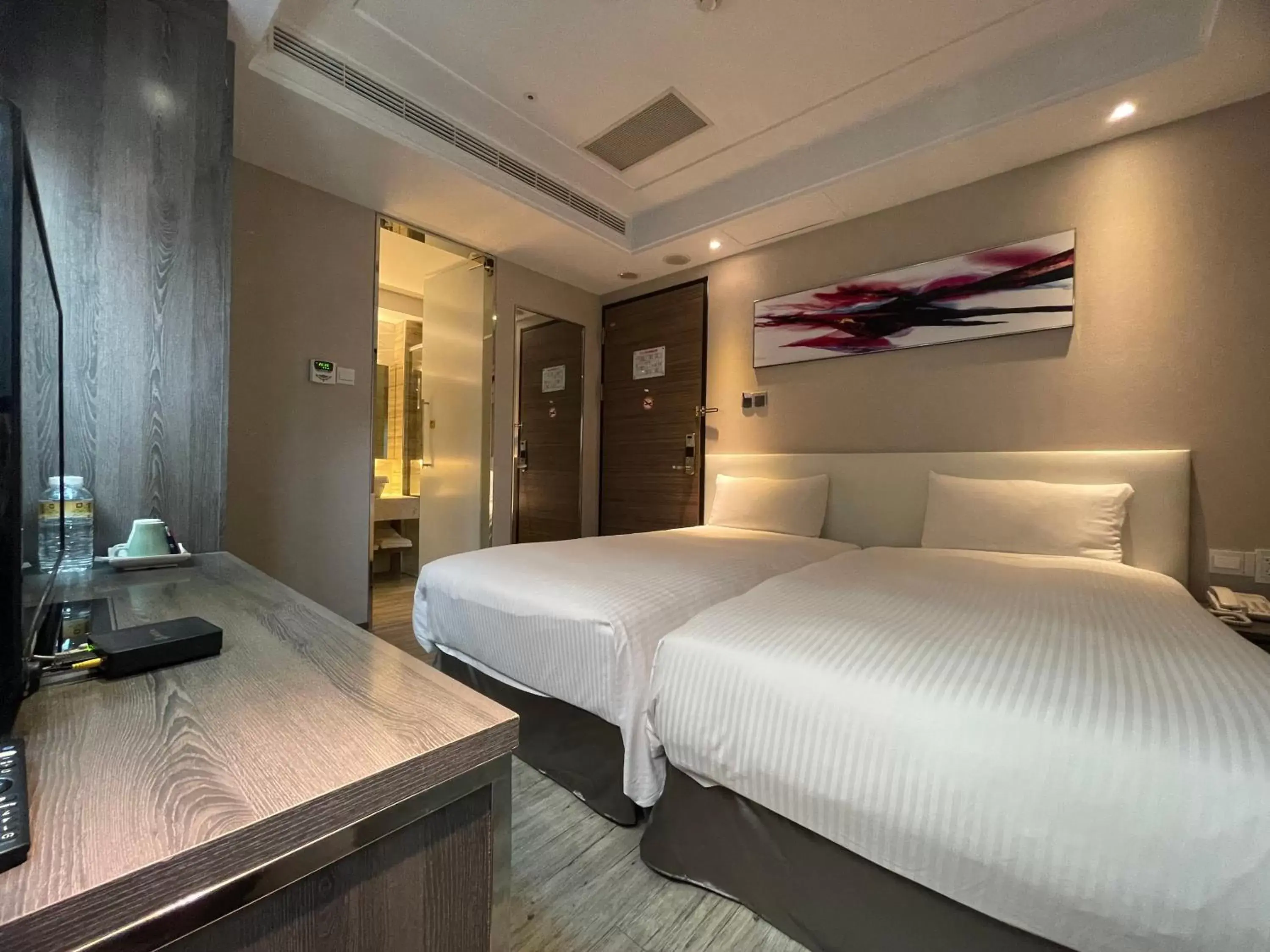 Standard Twin Room in Royal Fine Hotel Standard Twin Room in Royal Fine Hotel