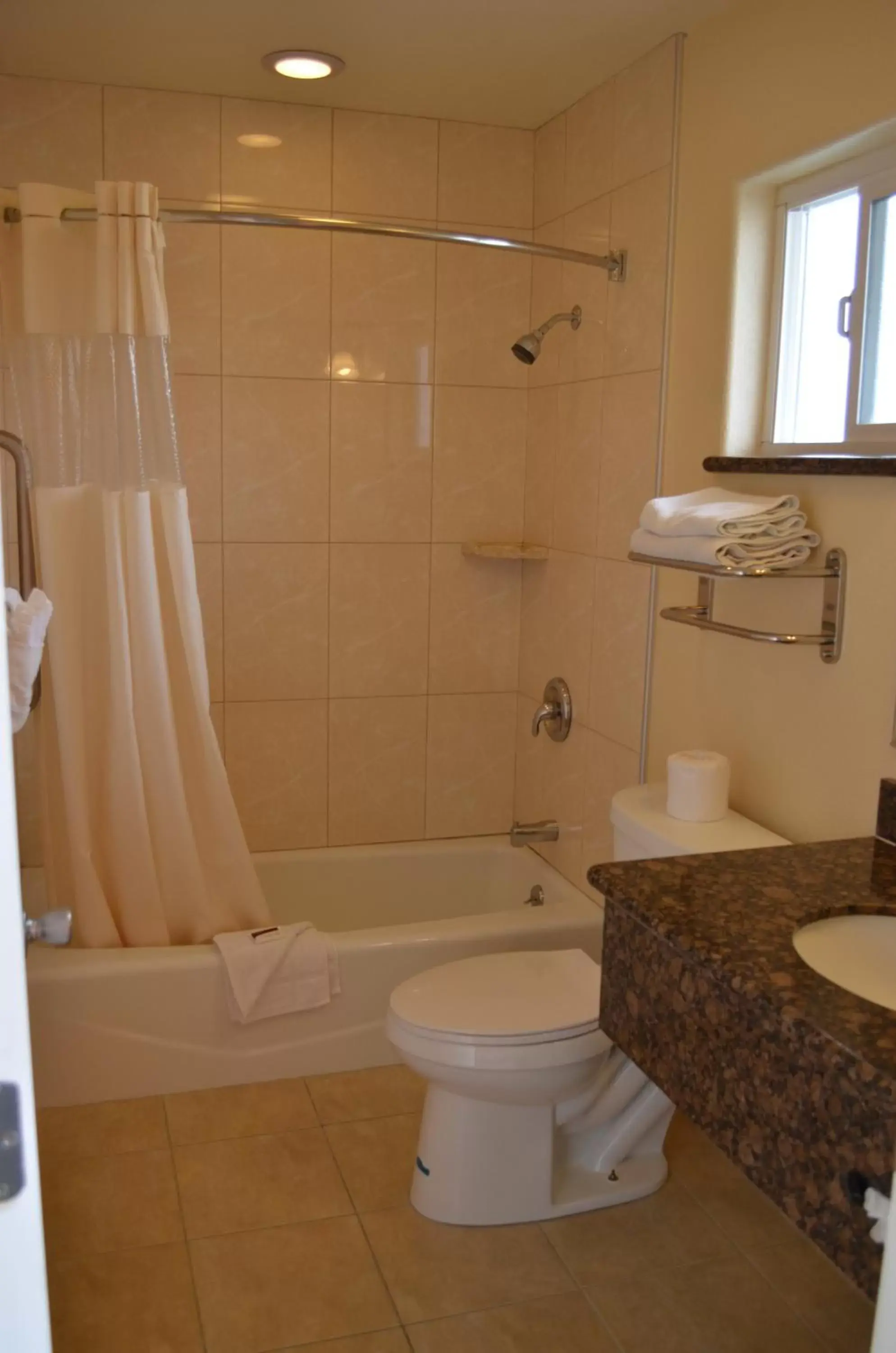 Double Room - Non-Smoking in Seaside Inn Monterey Double Room - Non-Smoking in Seaside Inn Monterey