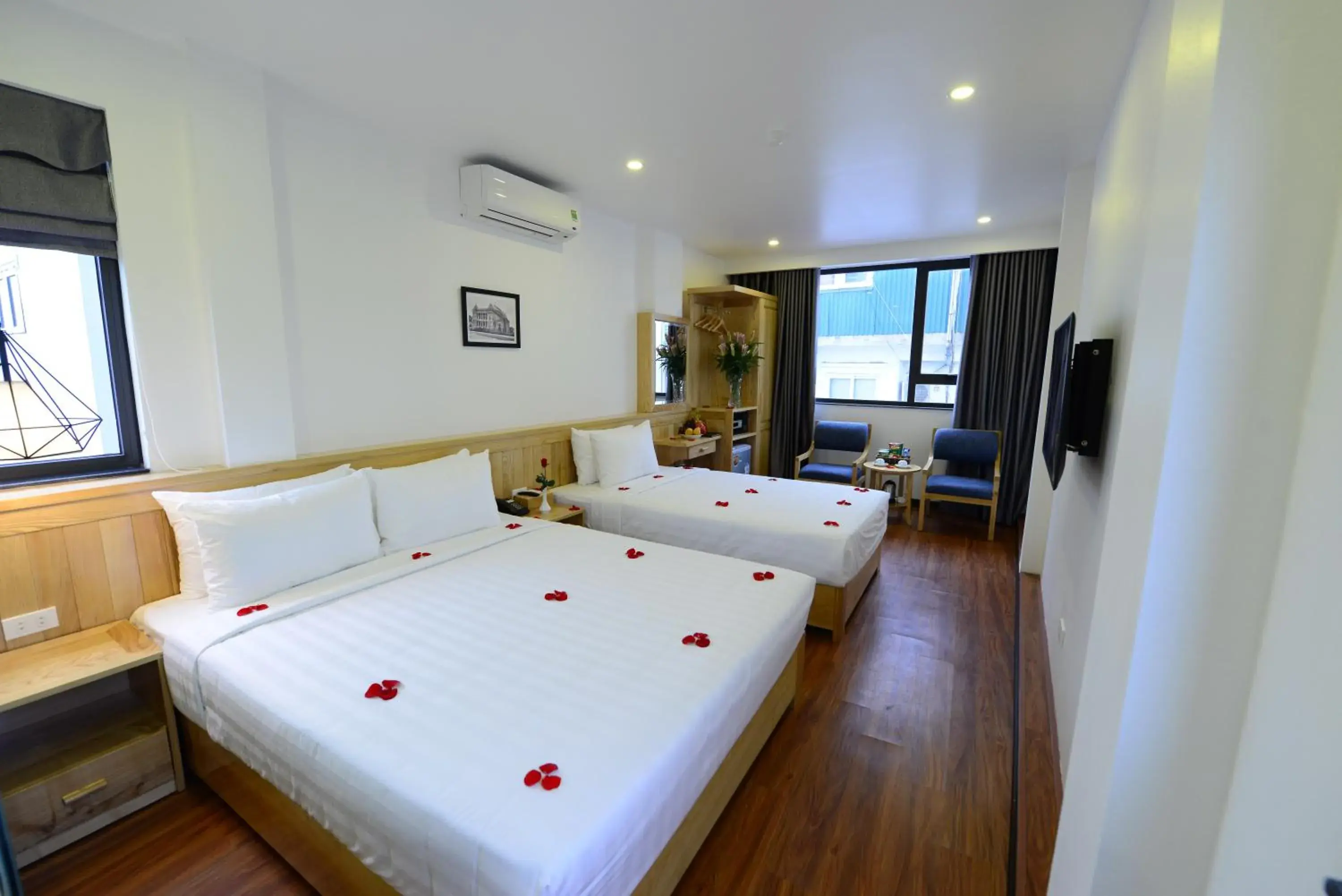 Blue Hanoi Inn Luxury Hotel Blue Hanoi Inn Luxury Hotel