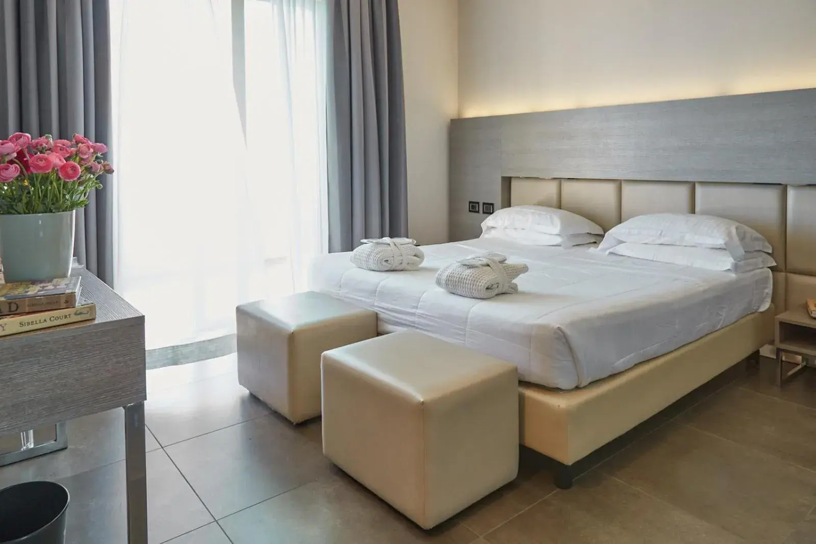 Deluxe Double Room with Beach Front View in Bellettini Hotel Deluxe Double Room with Beach Front View in Bellettini Hotel