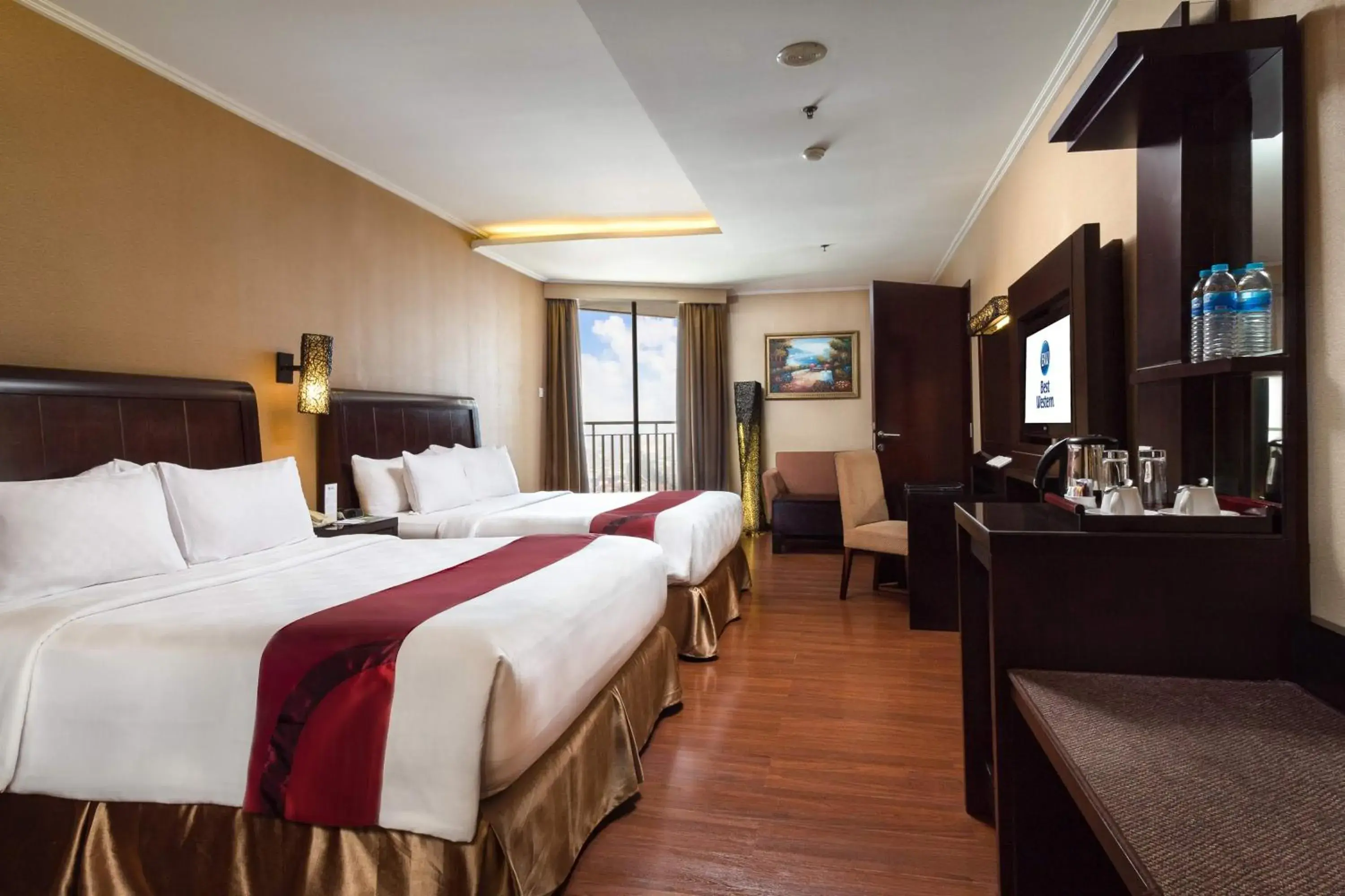Executive Queen Room with Two Queen Beds and City View - Non-Smoking in Best Western Mangga Dua Hotel & Residence Executive Queen Room with Two Queen Beds and City View - Non-Smoking in Best Western Mangga Dua Hotel & Residence