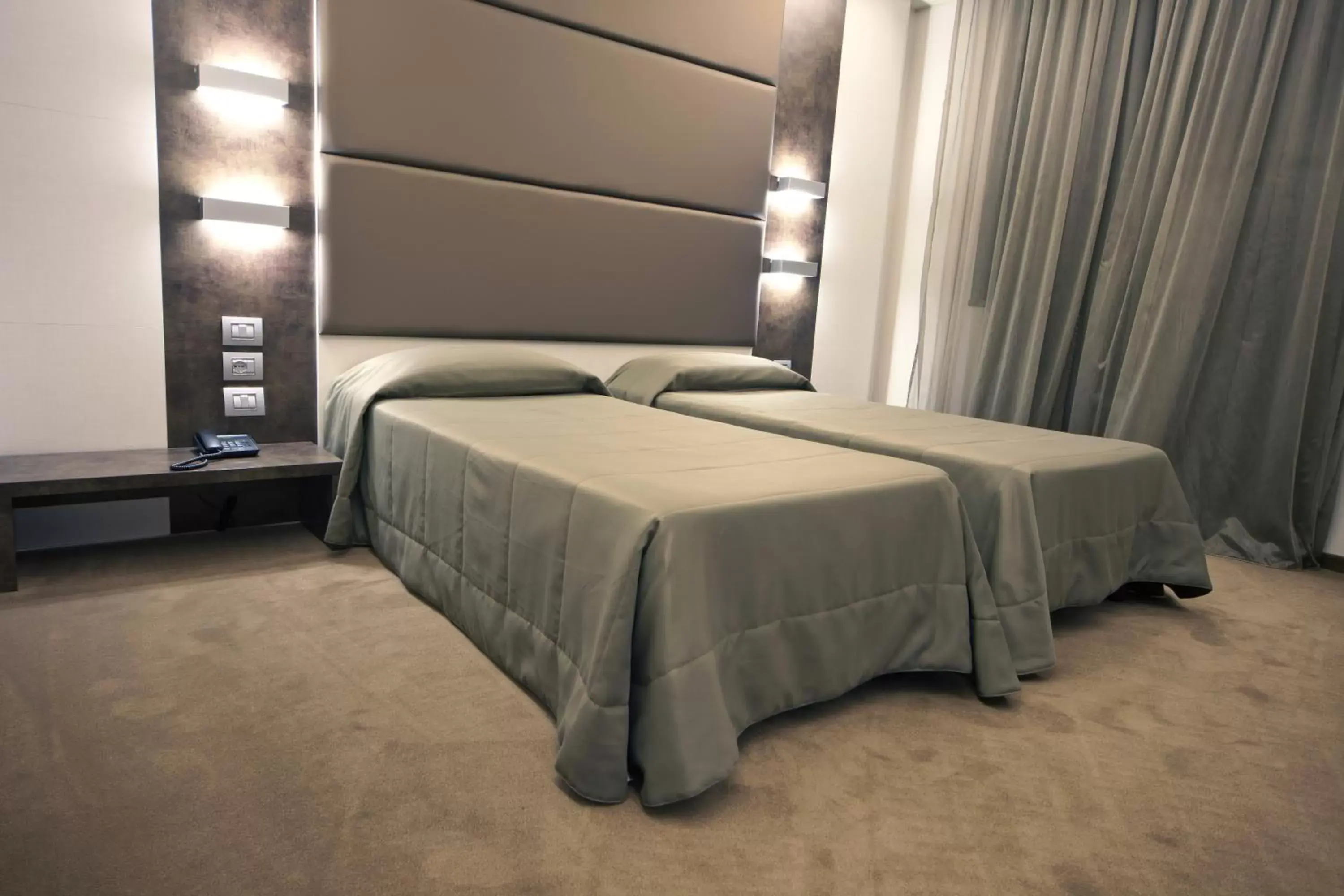 Twin Room in Albergo Dei Laghi Twin Room in Albergo Dei Laghi