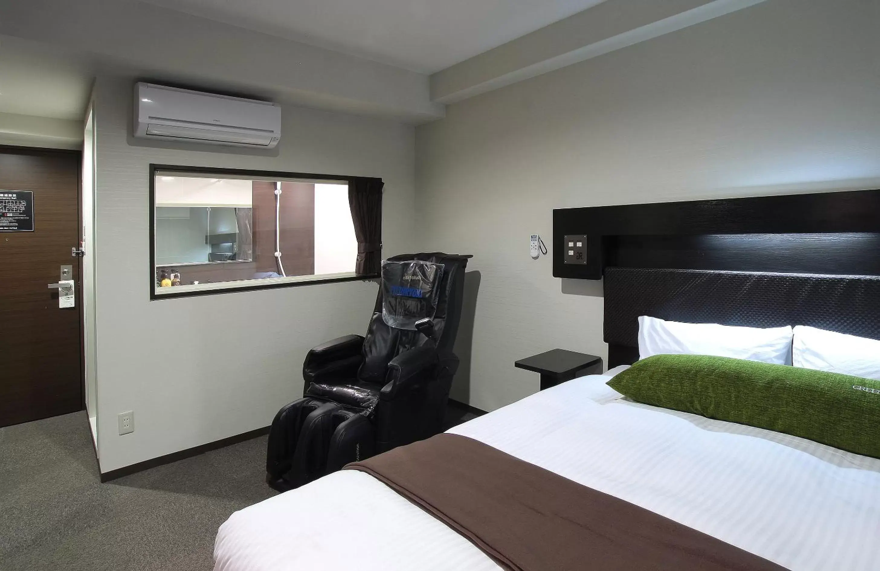 Premium Queen Room with Massage Chair - Nonsmoking in Green Rich Hotel Yamaguchi Yuda Onsen Premium Queen Room with Massage Chair - Nonsmoking in Green Rich Hotel Yamaguchi Yuda Onsen