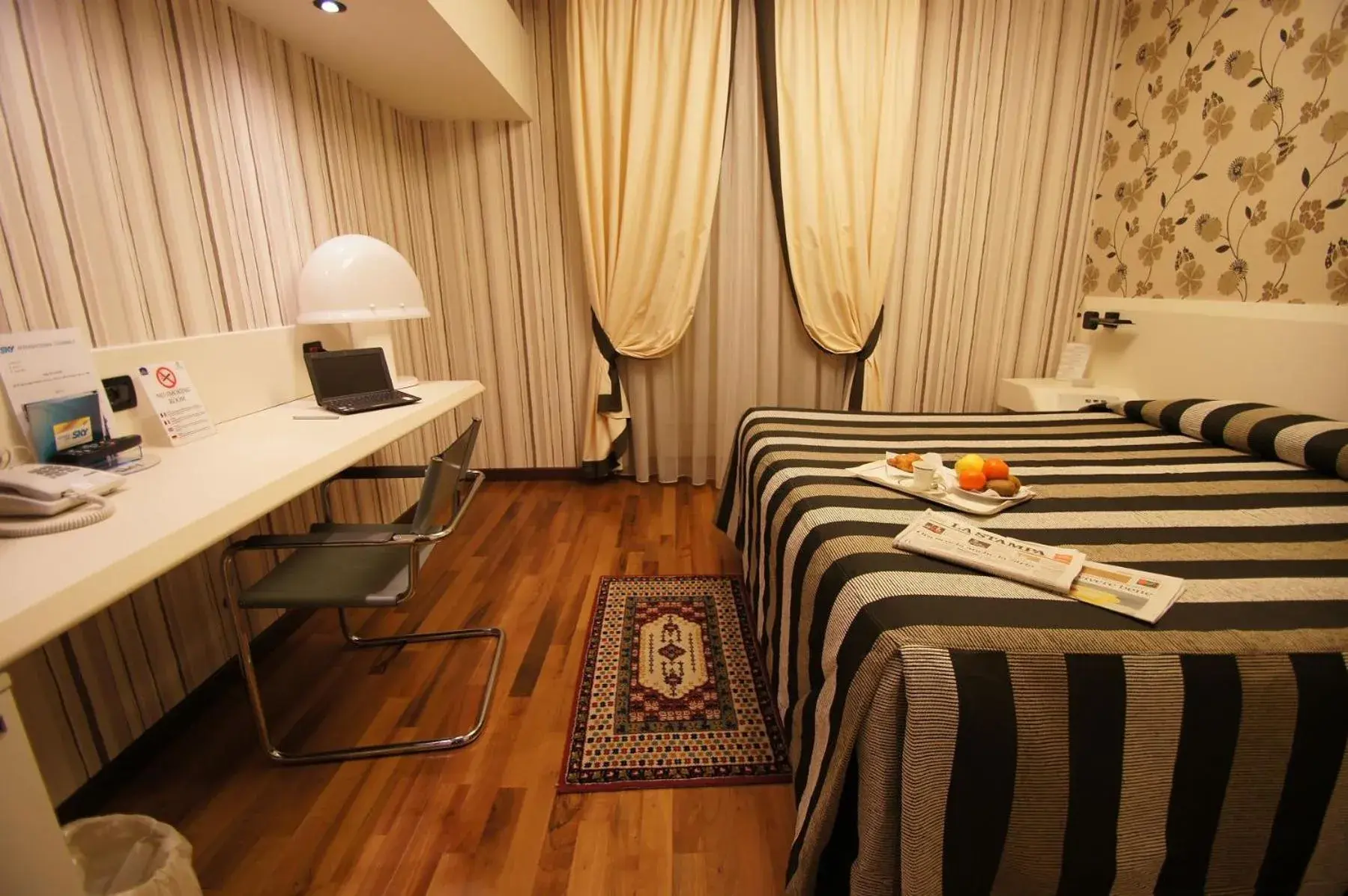 Twin Room in Phi Hotel Principe Twin Room in Phi Hotel Principe