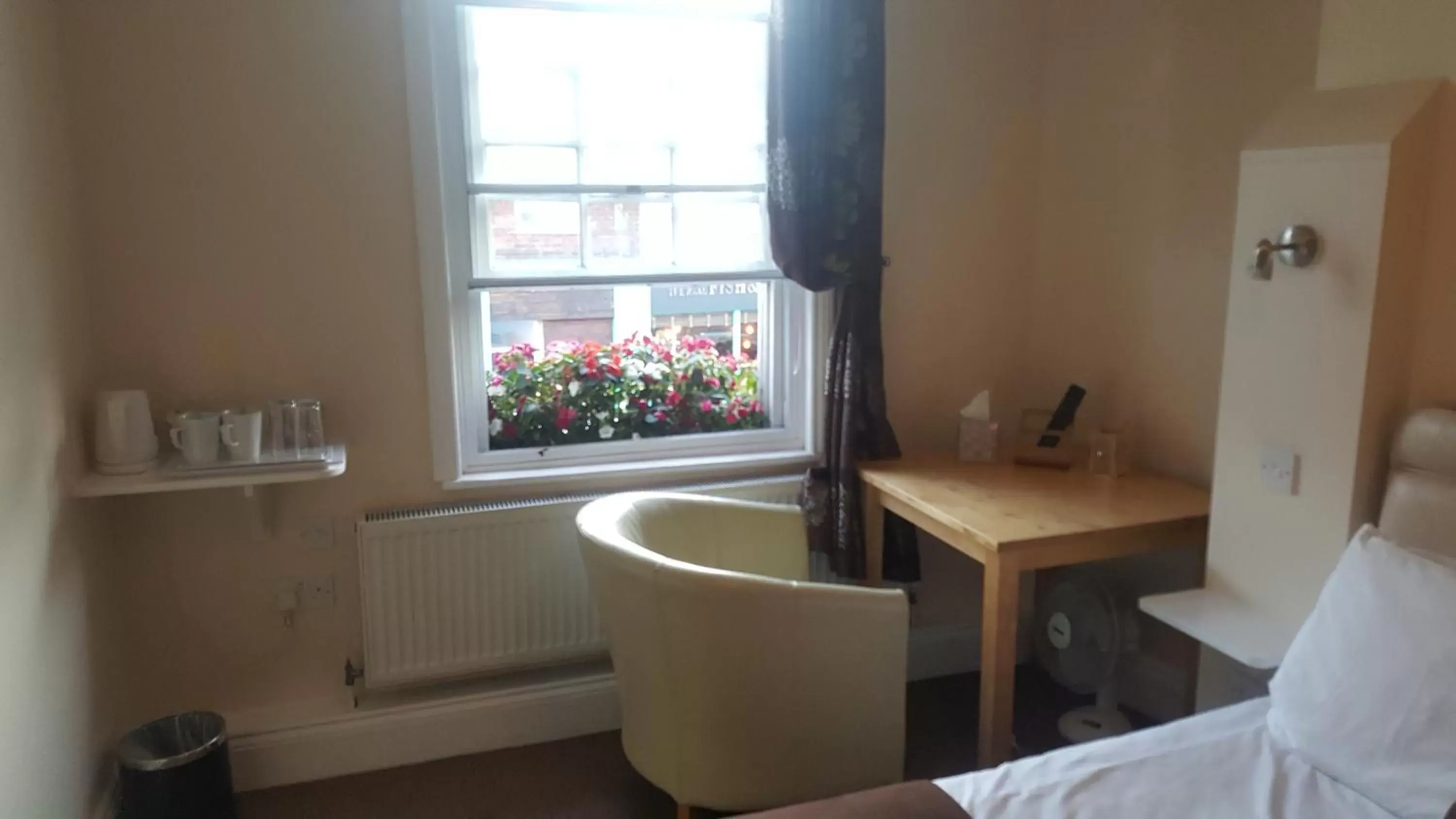 Economy Double Room in Beaumond Cross Inn Economy Double Room in Beaumond Cross Inn