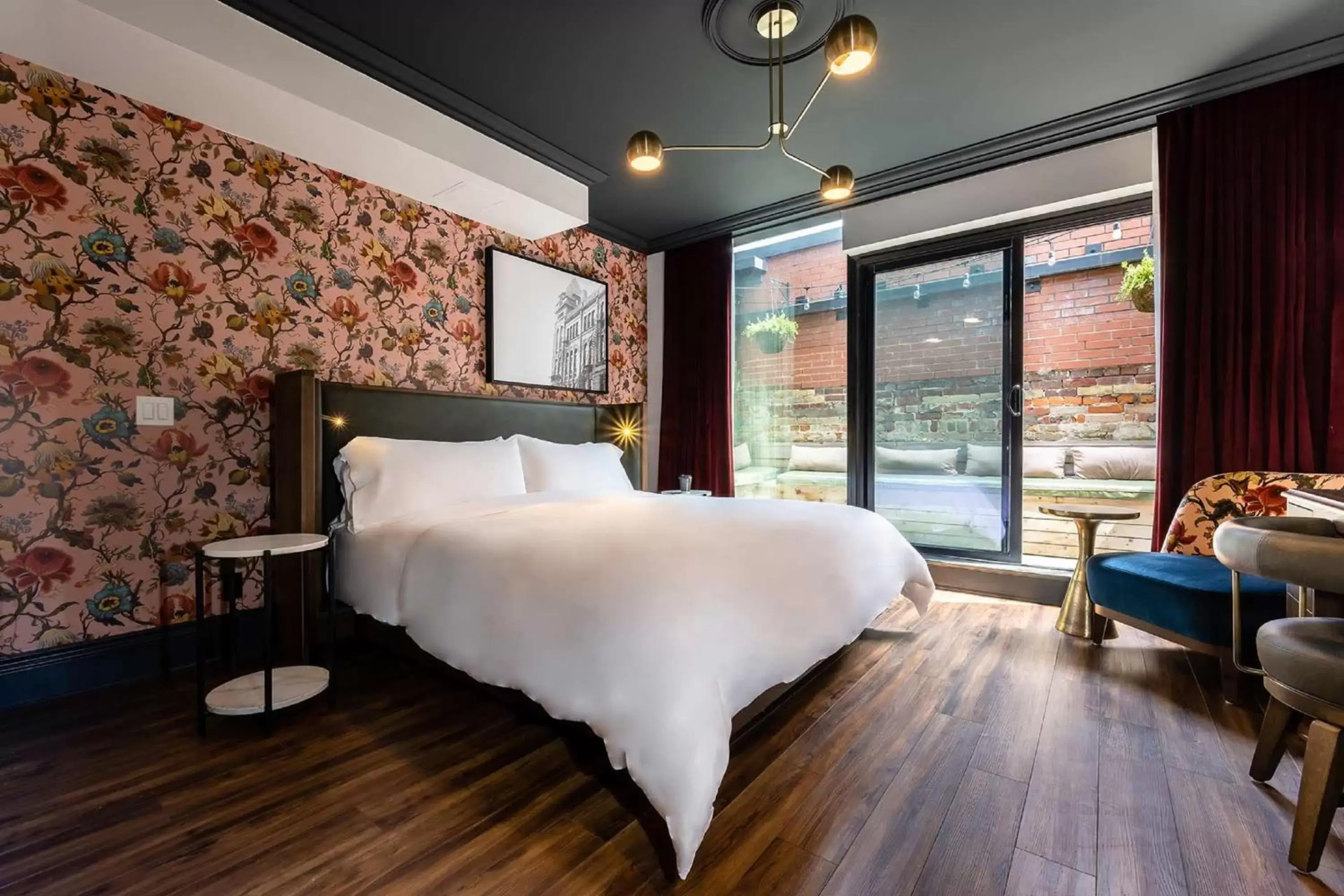 King Room with Balcony in The Broadview Hotel King Room with Balcony in The Broadview Hotel