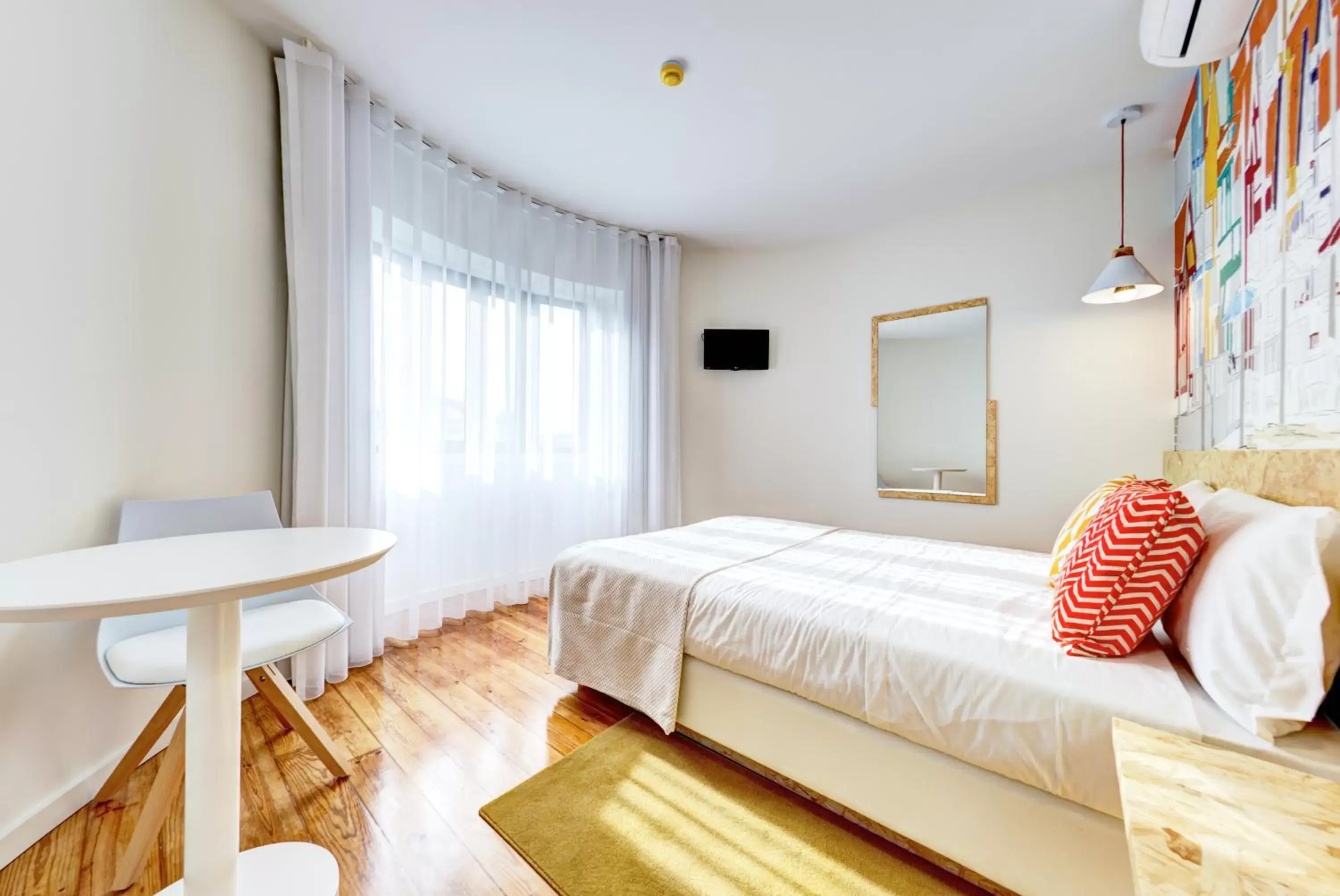 Large Double Room in Hotel do Mercado Large Double Room in Hotel do Mercado