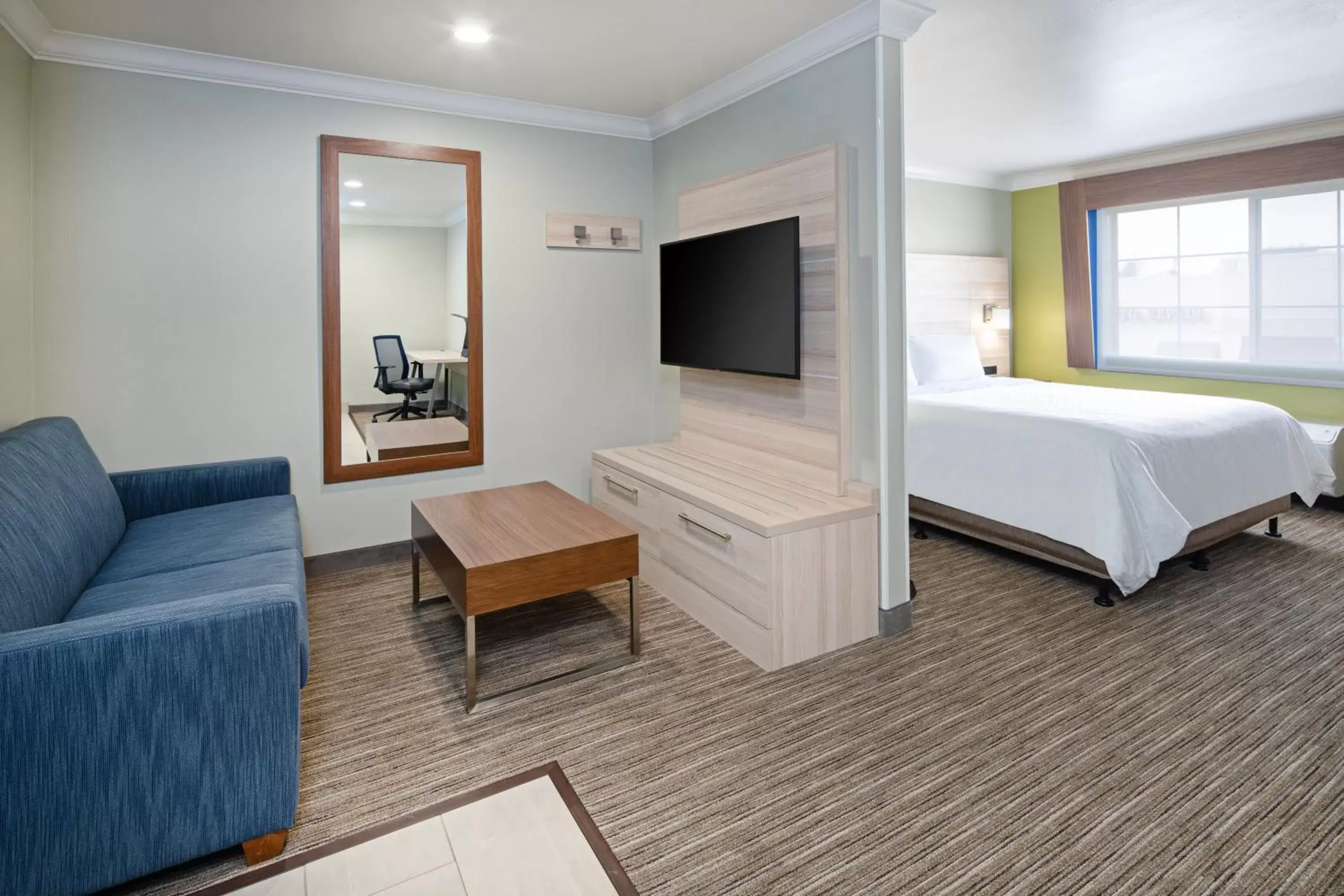 One-Bedroom King Suite with Sofa Bed in Holiday Inn Express & Suites Watsonville by IHG One-Bedroom King Suite with Sofa Bed in Holiday Inn Express & Suites Watsonville by IHG