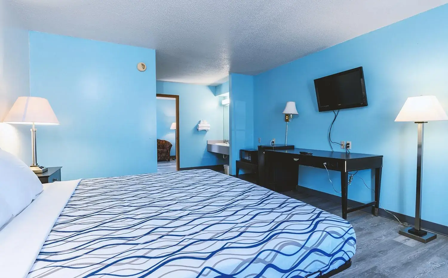 Standard Queen Room in Sky-Palace Inn & Suites Wellington Standard Queen Room in Sky-Palace Inn & Suites Wellington