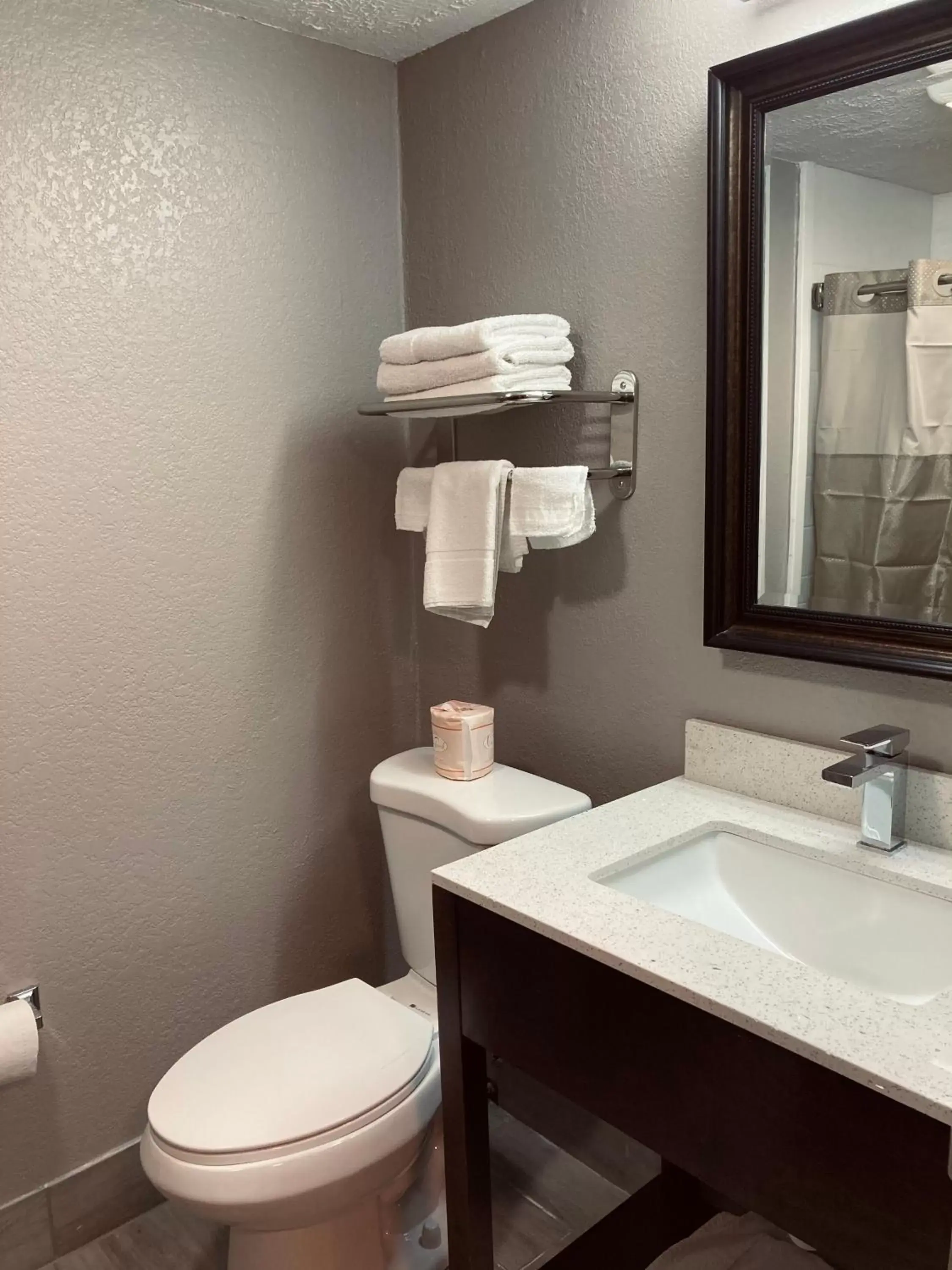 Queen Room with Two Queen Beds - Smoking in Motel 6 Corbin KY Queen Room with Two Queen Beds - Smoking in Motel 6 Corbin KY