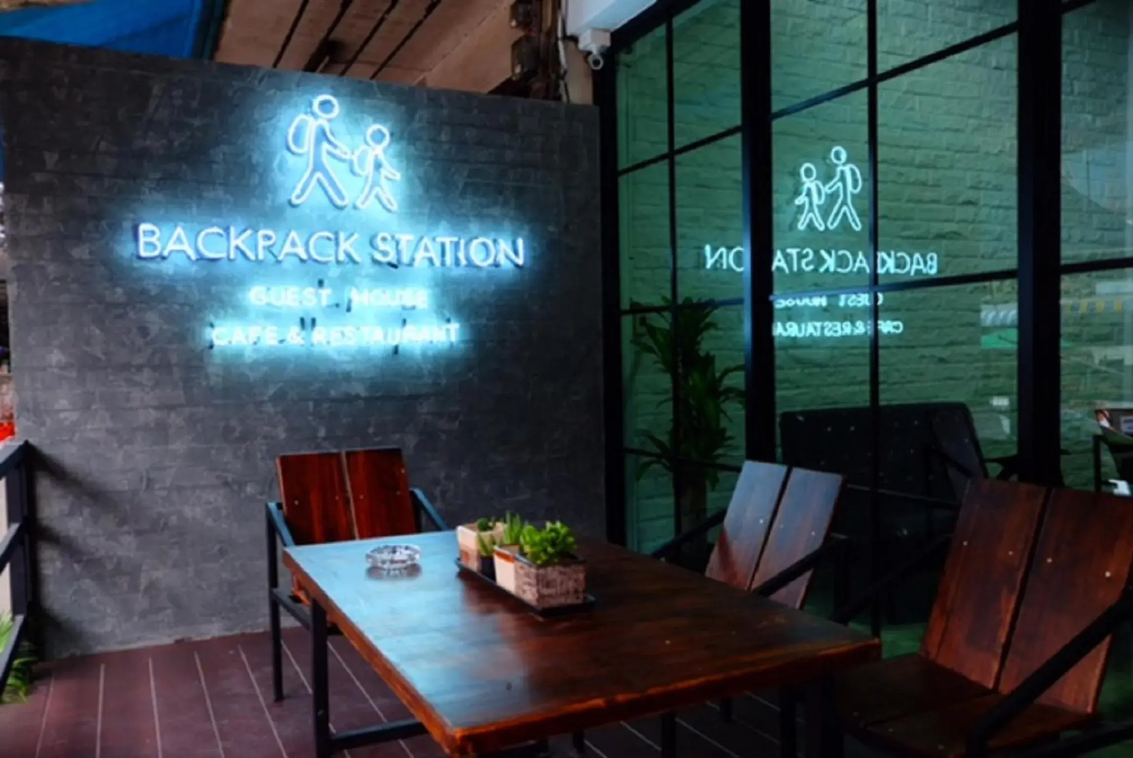 Backpack Station Backpack Station