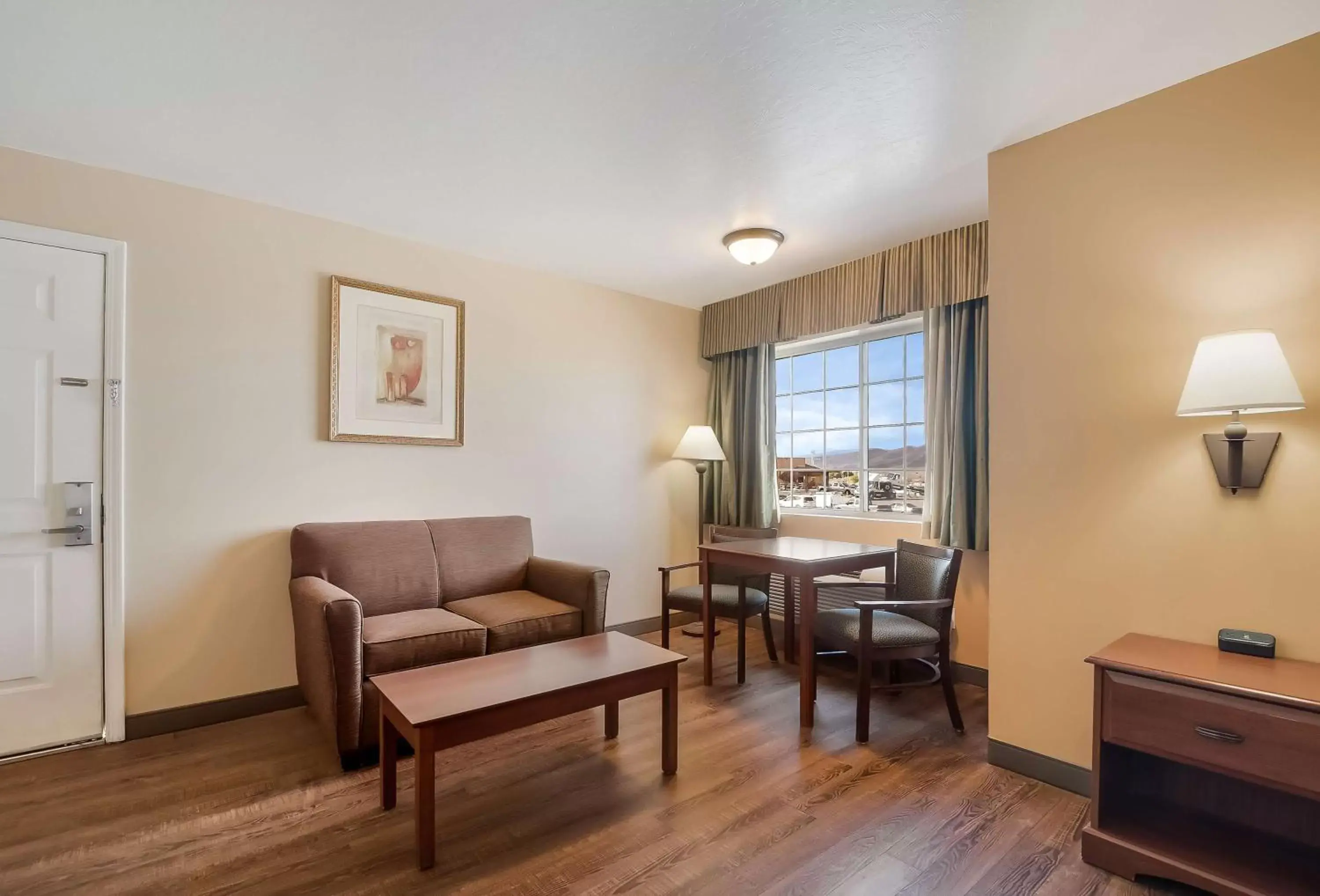 King Suite - Non-Smoking in SureStay Hotel by Best Western Fernley King Suite - Non-Smoking in SureStay Hotel by Best Western Fernley