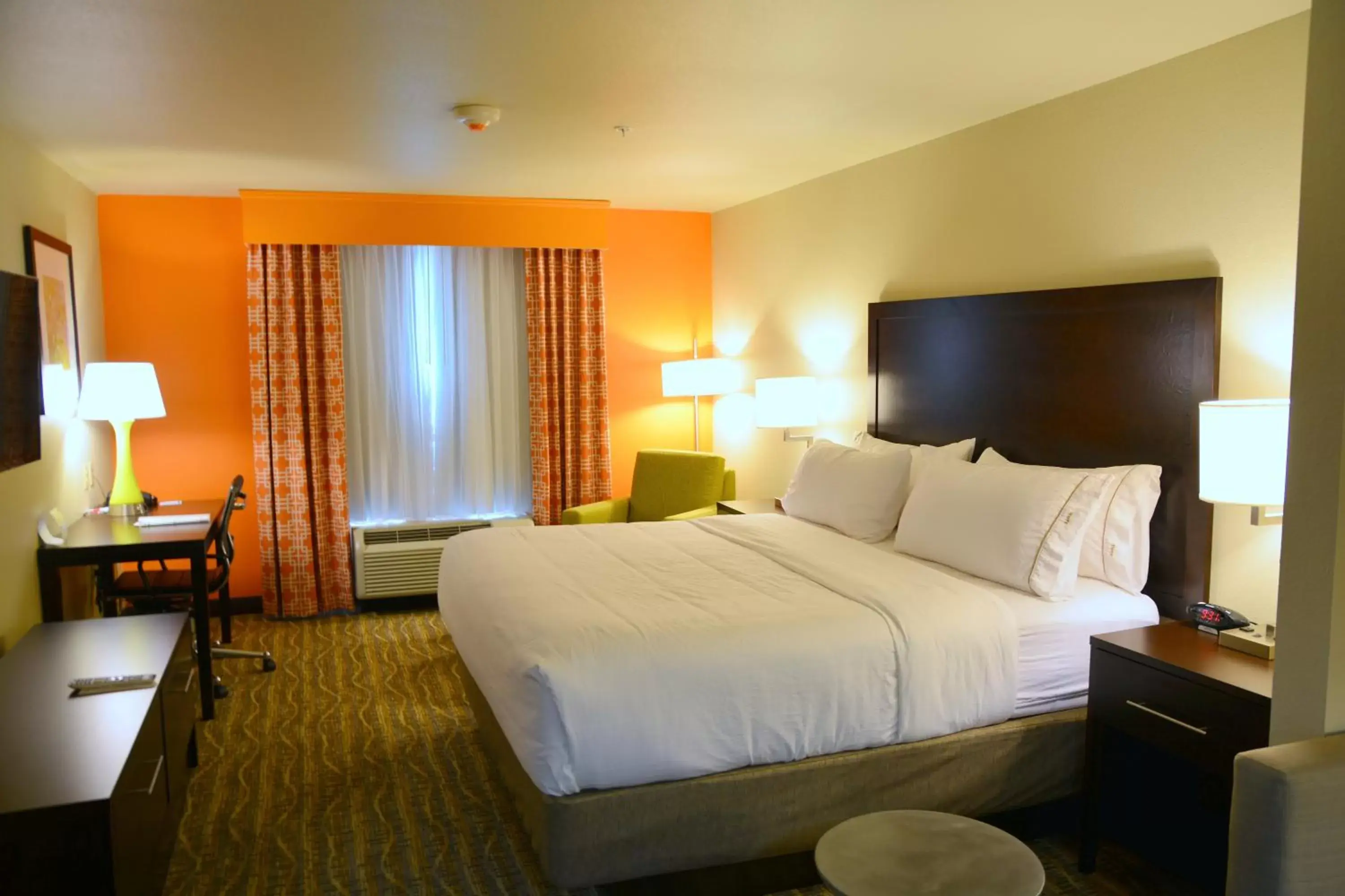King Room - Mobility Access/Hearing Accessible in Holiday Inn Express Tomball by IHG King Room - Mobility Access/Hearing Accessible in Holiday Inn Express Tomball by IHG