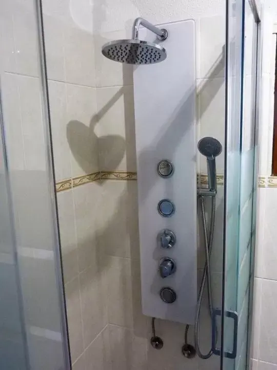 Budget Double Room in Quinta Laranjal da Arrabida Budget Double Room in Quinta Laranjal da Arrabida