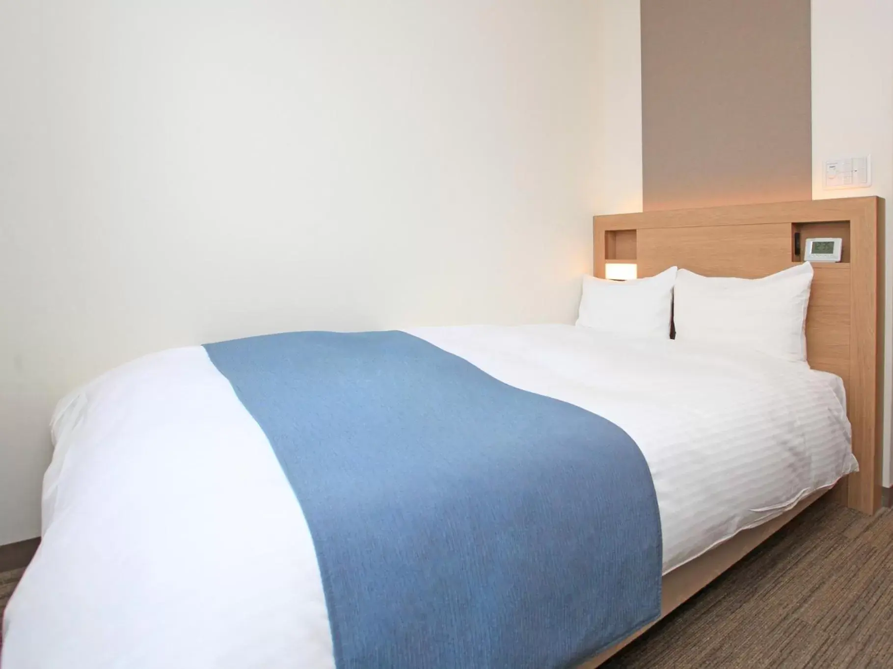 Double Room with Small Double Bed in Urban Hotel Kusatsu Double Room with Small Double Bed in Urban Hotel Kusatsu