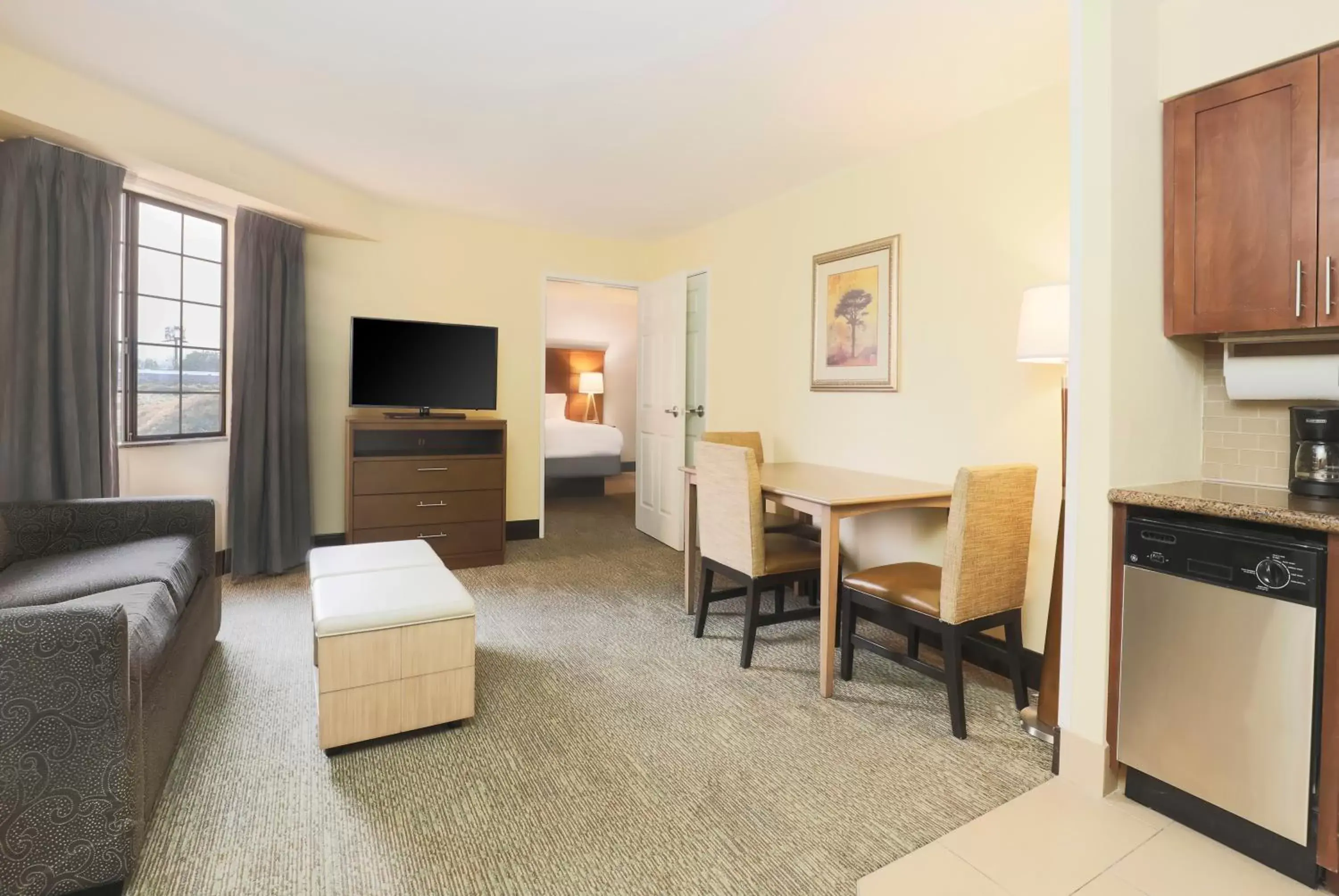 Two-Bedroom Suite with Bath Tub - Disability Access/Non-Smoking in Staybridge Suites Reno Nevada, an IHG Hotel Two-Bedroom Suite with Bath Tub - Disability Access/Non-Smoking in Staybridge Suites Reno Nevada, an IHG Hotel