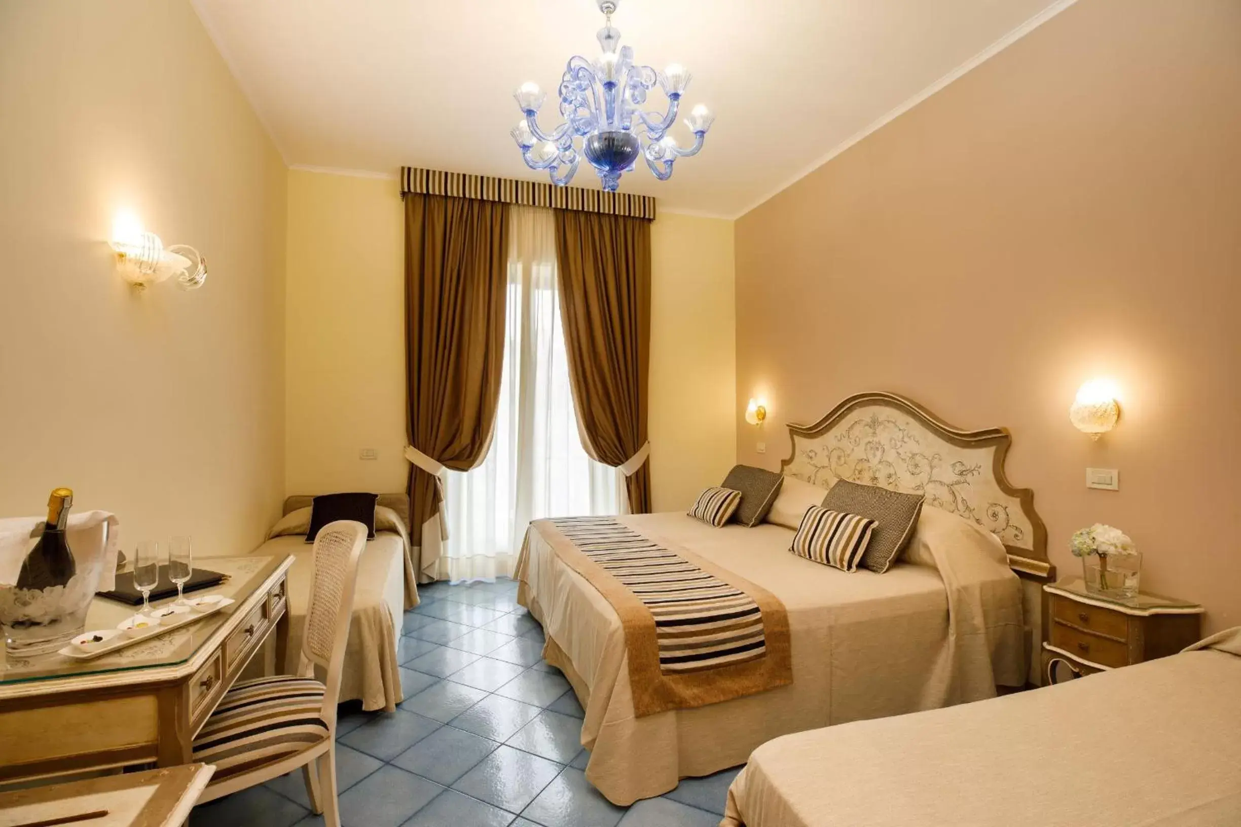 Quadruple Room with Sea View in Hotel Zi' Teresa Quadruple Room with Sea View in Hotel Zi' Teresa