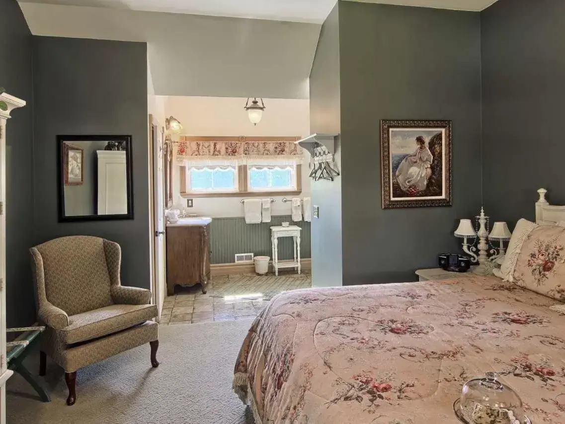 Standard King Room in Grand Victorian B&B Inn Standard King Room in Grand Victorian B&B Inn