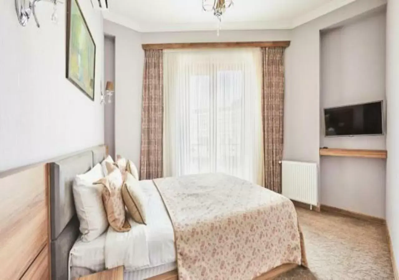 One-Bedroom Suite - single occupancy in Hotel Pushkin One-Bedroom Suite - single occupancy in Hotel Pushkin