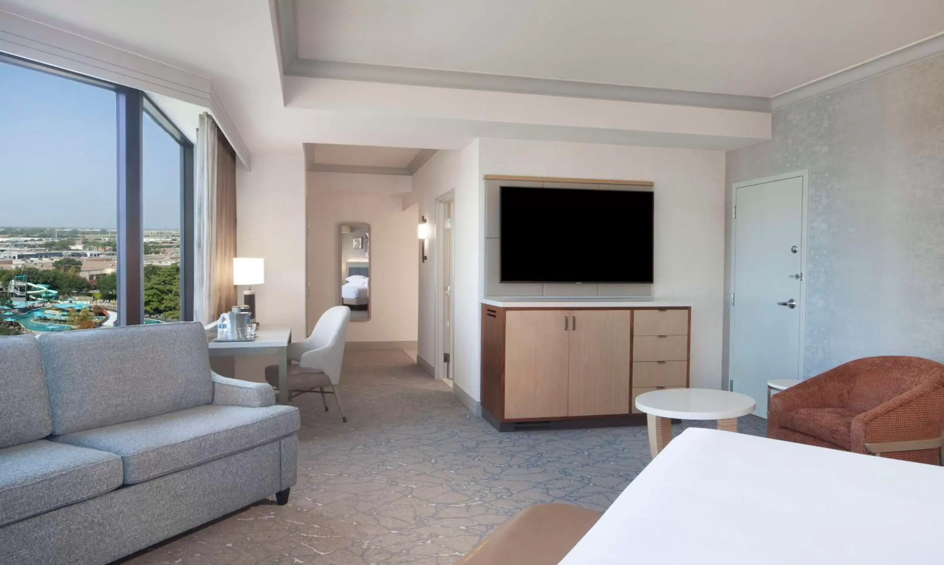 Tower Signature Junior King Suite in Hilton Anatole Tower Signature Junior King Suite in Hilton Anatole