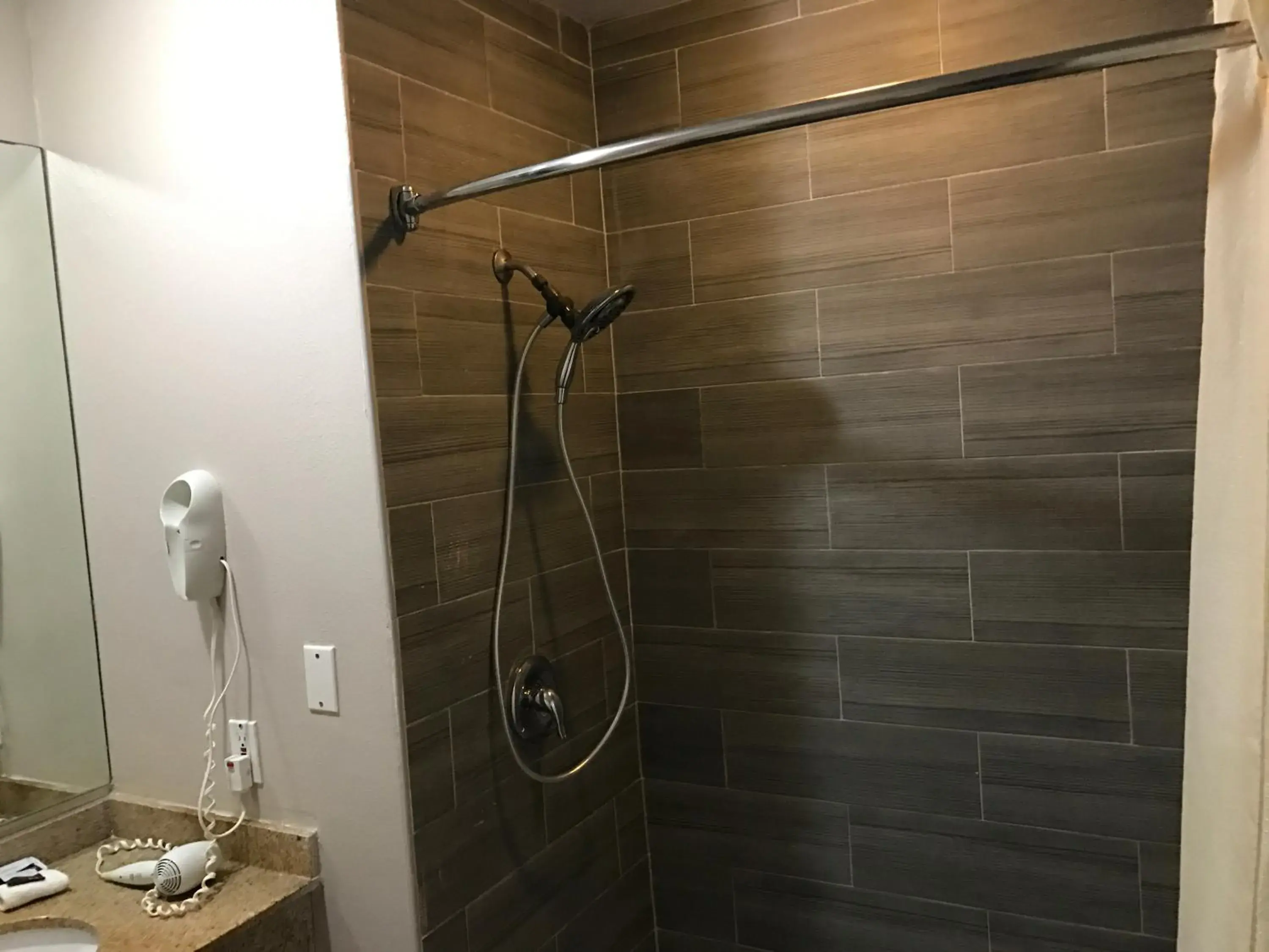 Queen Room with Two Queen Beds - Non-Smoking in Express Inn Weslaco/Mercedes Queen Room with Two Queen Beds - Non-Smoking in Express Inn Weslaco/Mercedes