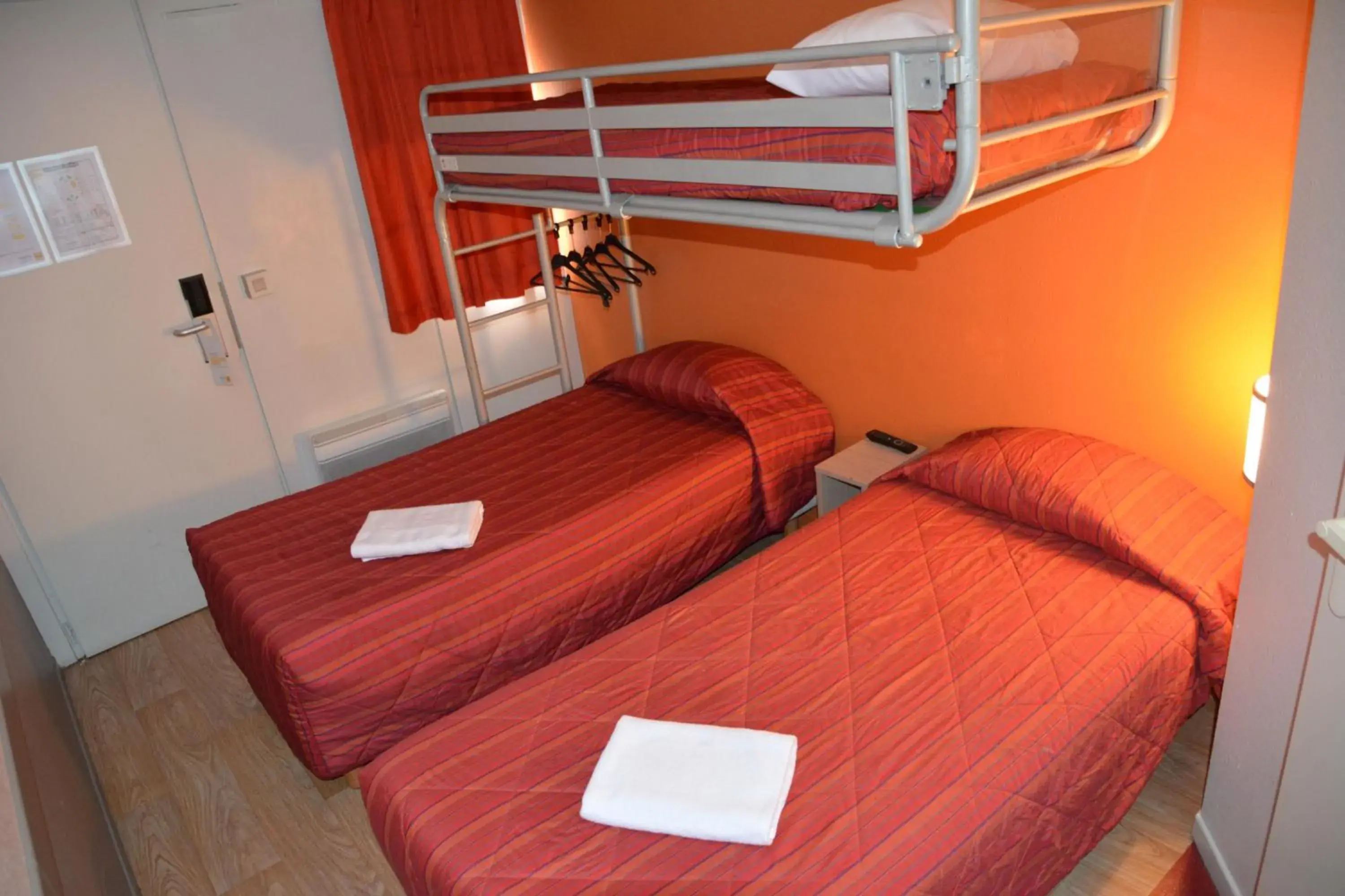 Superior Triple Room in Premiere Classe Biarritz Superior Triple Room in Premiere Classe Biarritz