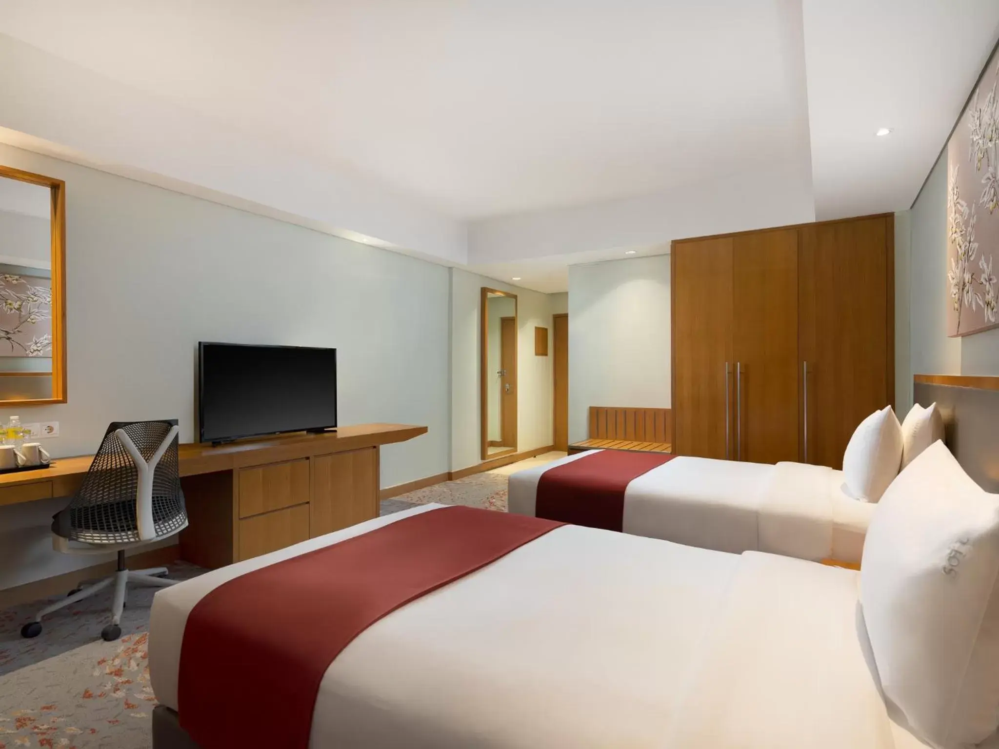 Standard Twin Room with City View - single occupancy in Holiday Inn & Suites Jakarta Gajah Mada by IHG Standard Twin Room with City View - single occupancy in Holiday Inn & Suites Jakarta Gajah Mada by IHG