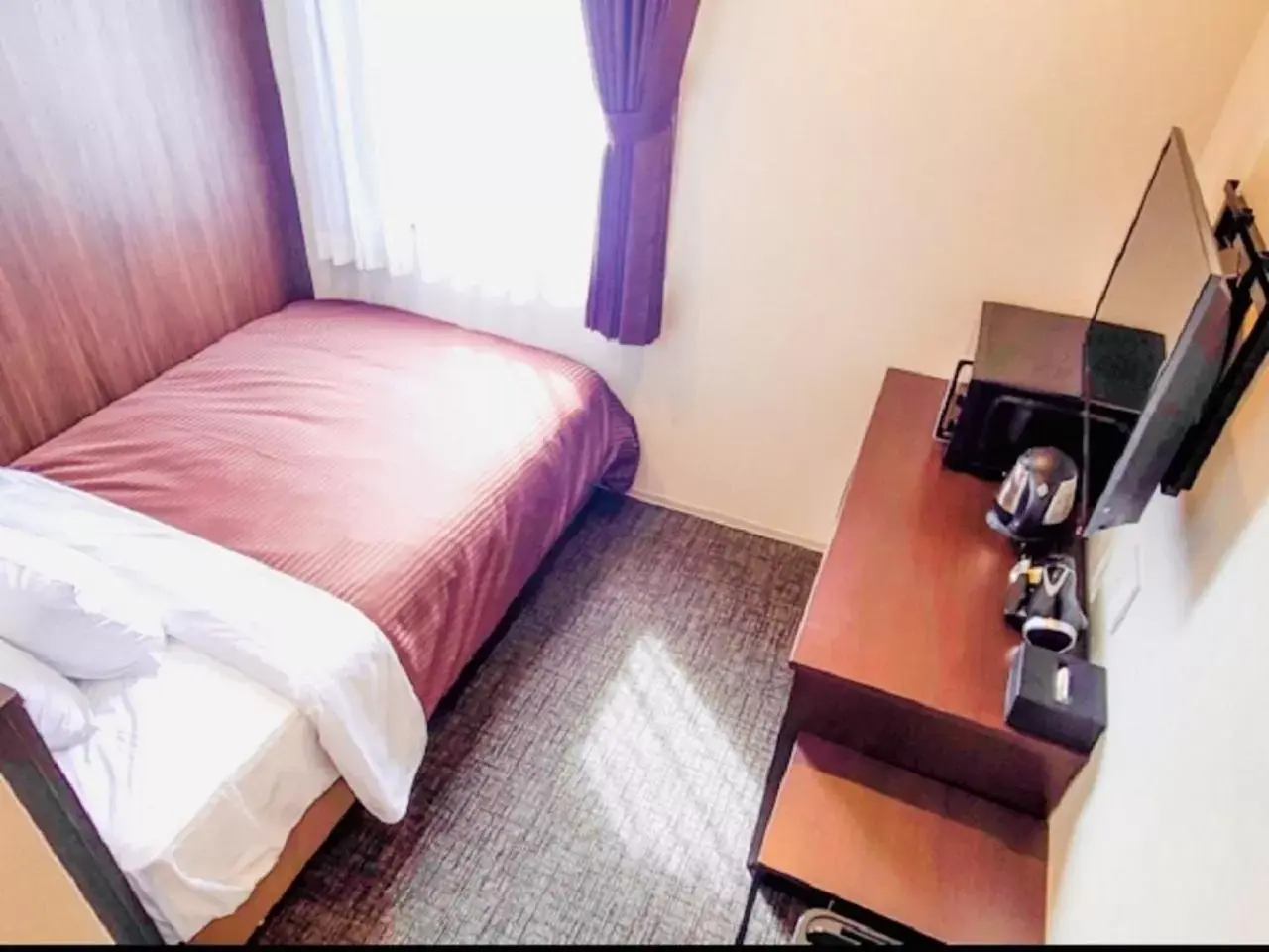 Double Room with Small Double Bed - single occupancy - Smoking in Natural Hot Spring Hotel Livemax Premium Hiroshima Double Room with Small Double Bed - single occupancy - Smoking in Natural Hot Spring Hotel Livemax Premium Hiroshima