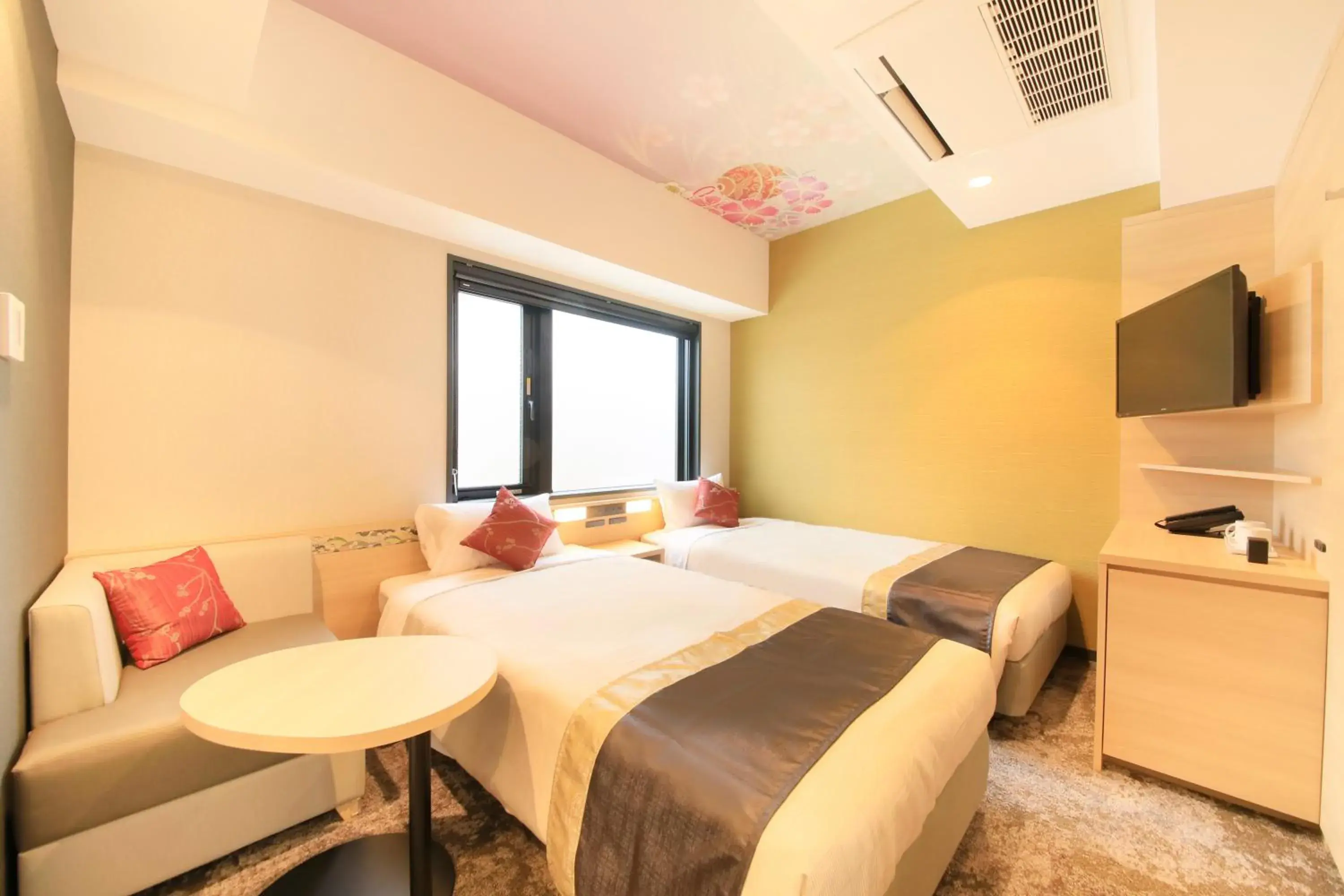 Twin Room in The Hedistar Hotel Kyoto Nijo Comic & Books Twin Room in The Hedistar Hotel Kyoto Nijo Comic & Books