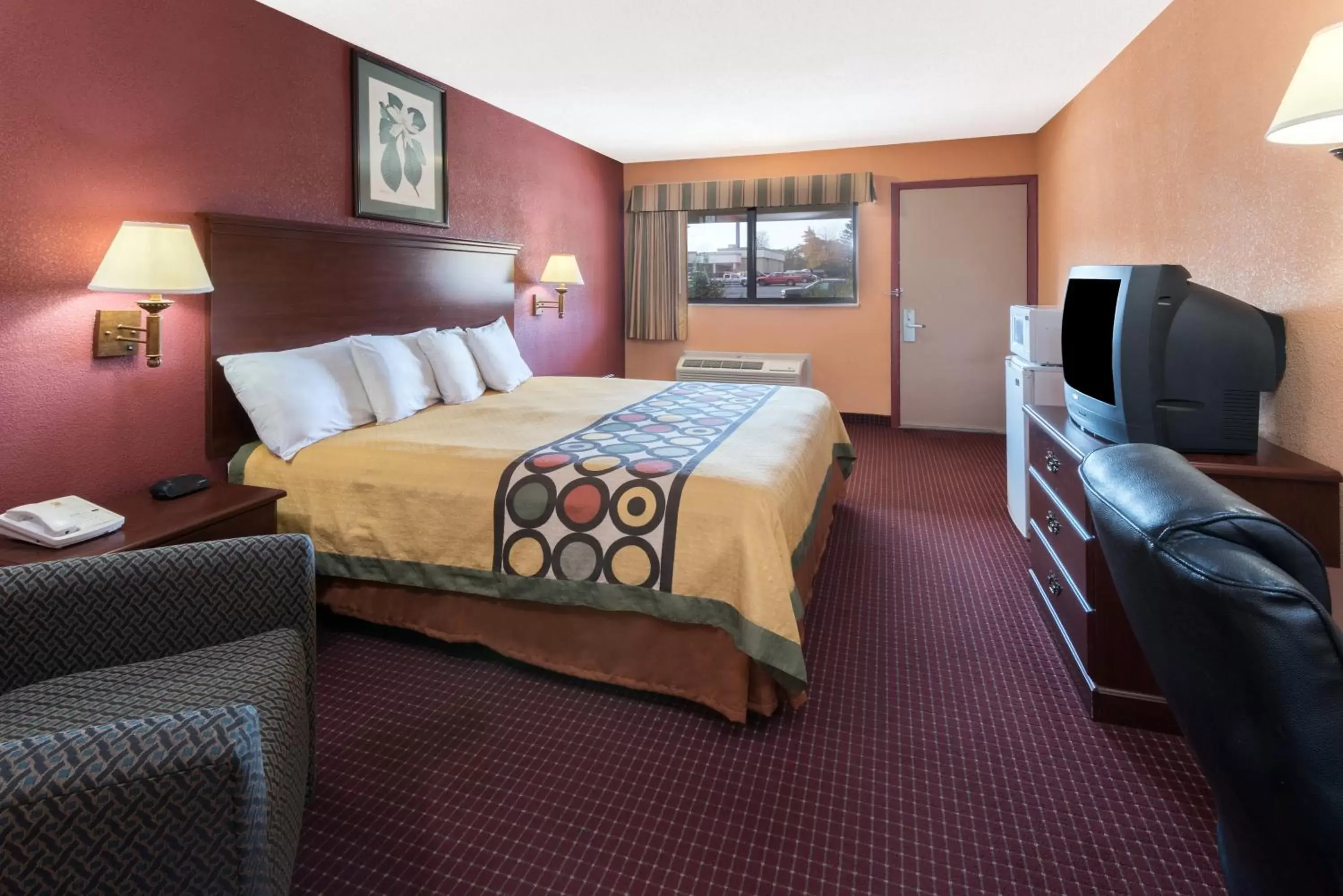 King Room - Mobility Access/Non-Smoking in Super 8 by Wyndham Strongsville/Cleveland King Room - Mobility Access/Non-Smoking in Super 8 by Wyndham Strongsville/Cleveland