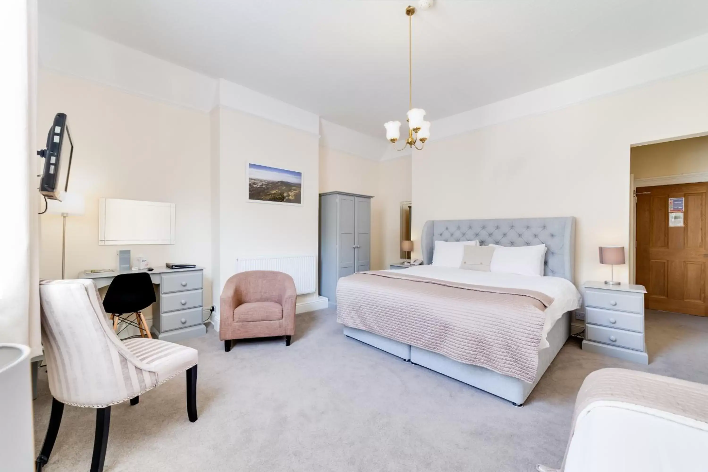 Family Suite in Mount Pleasant Hotel Family Suite in Mount Pleasant Hotel