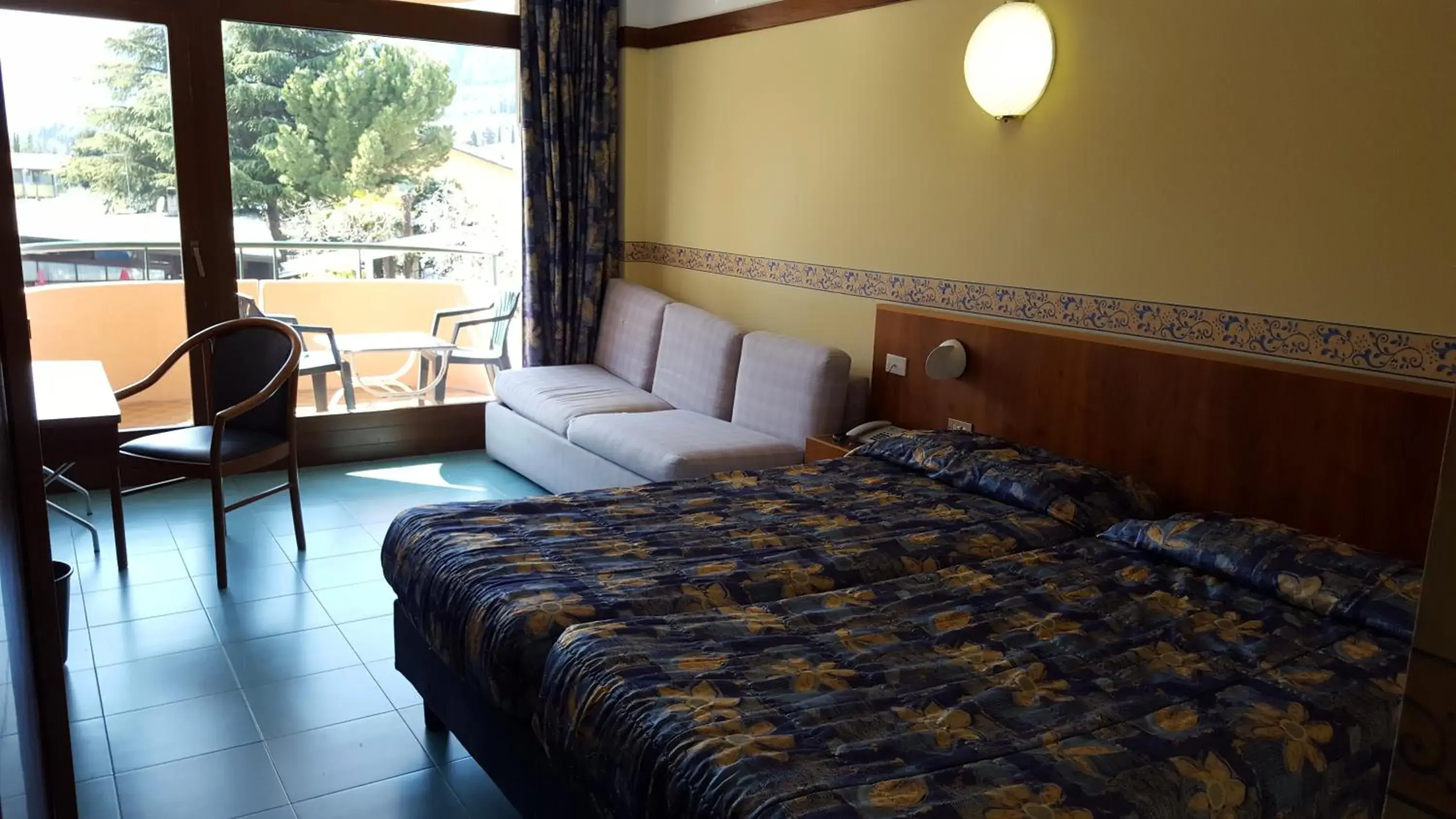 Triple Room in Hotel Royal Triple Room in Hotel Royal