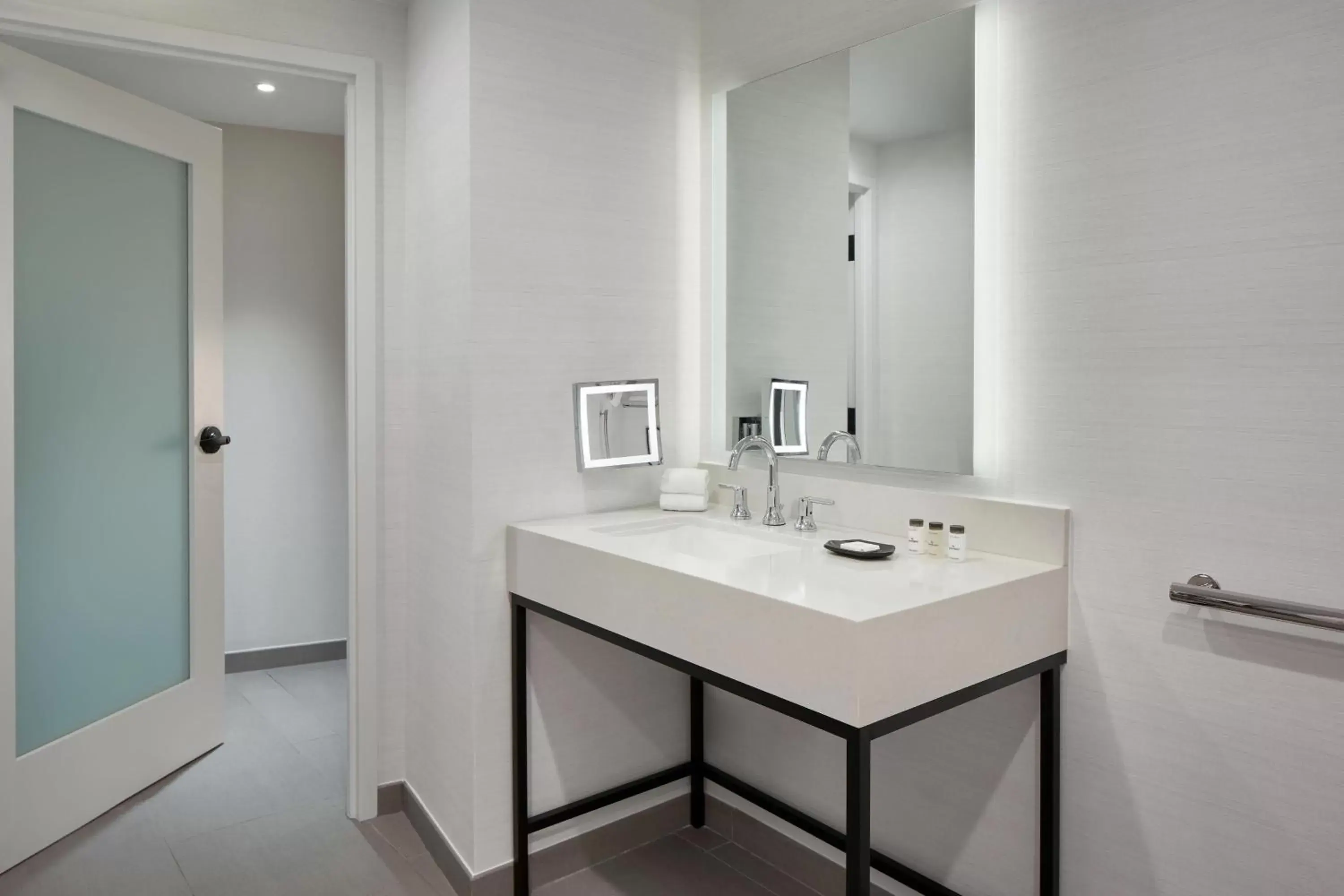 Junior Suite, 1 King in Sheraton Reston Junior Suite, 1 King in Sheraton Reston