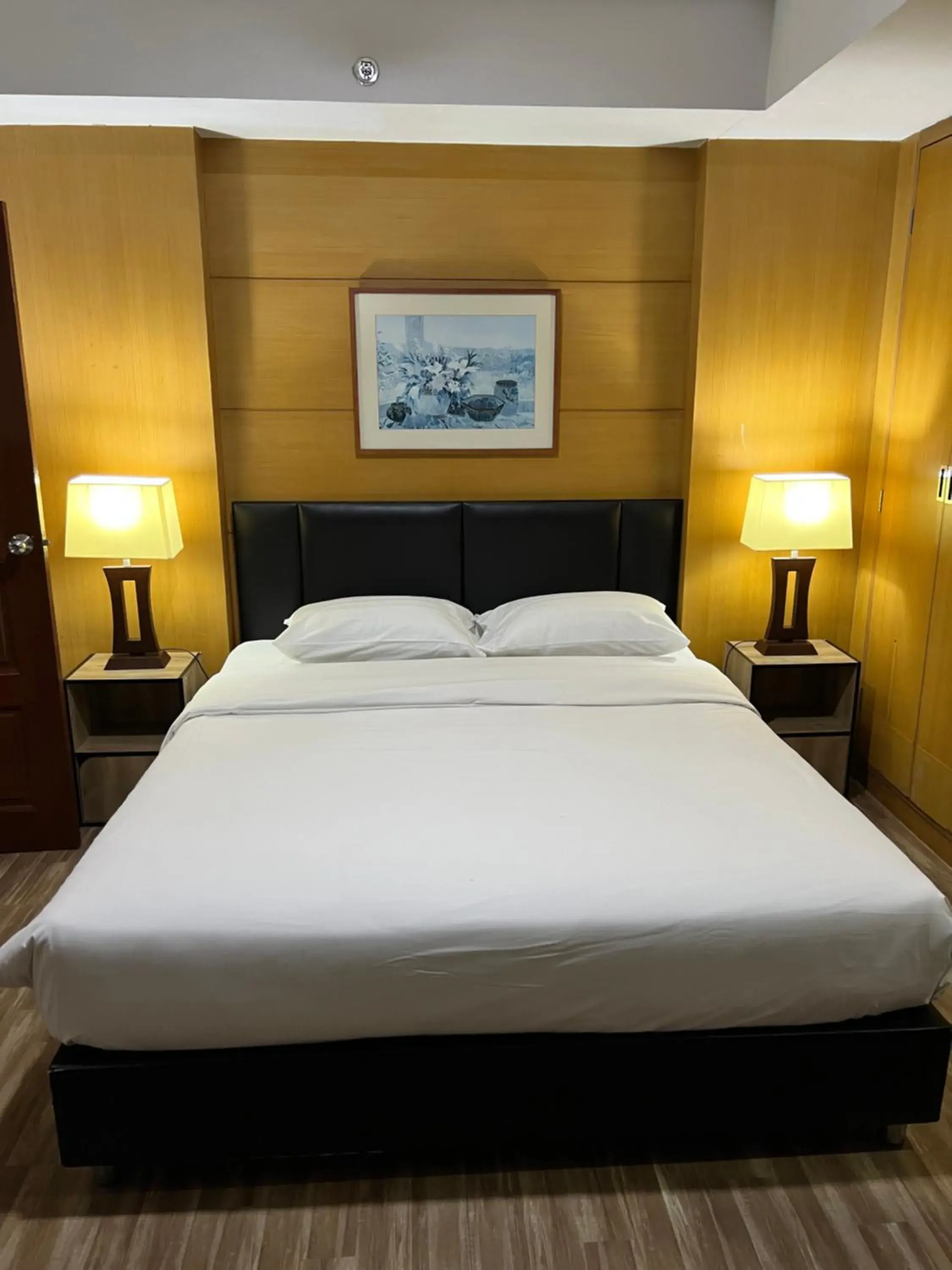 One Bedroom City View Suite in Mall Suites Hotel One Bedroom City View Suite in Mall Suites Hotel