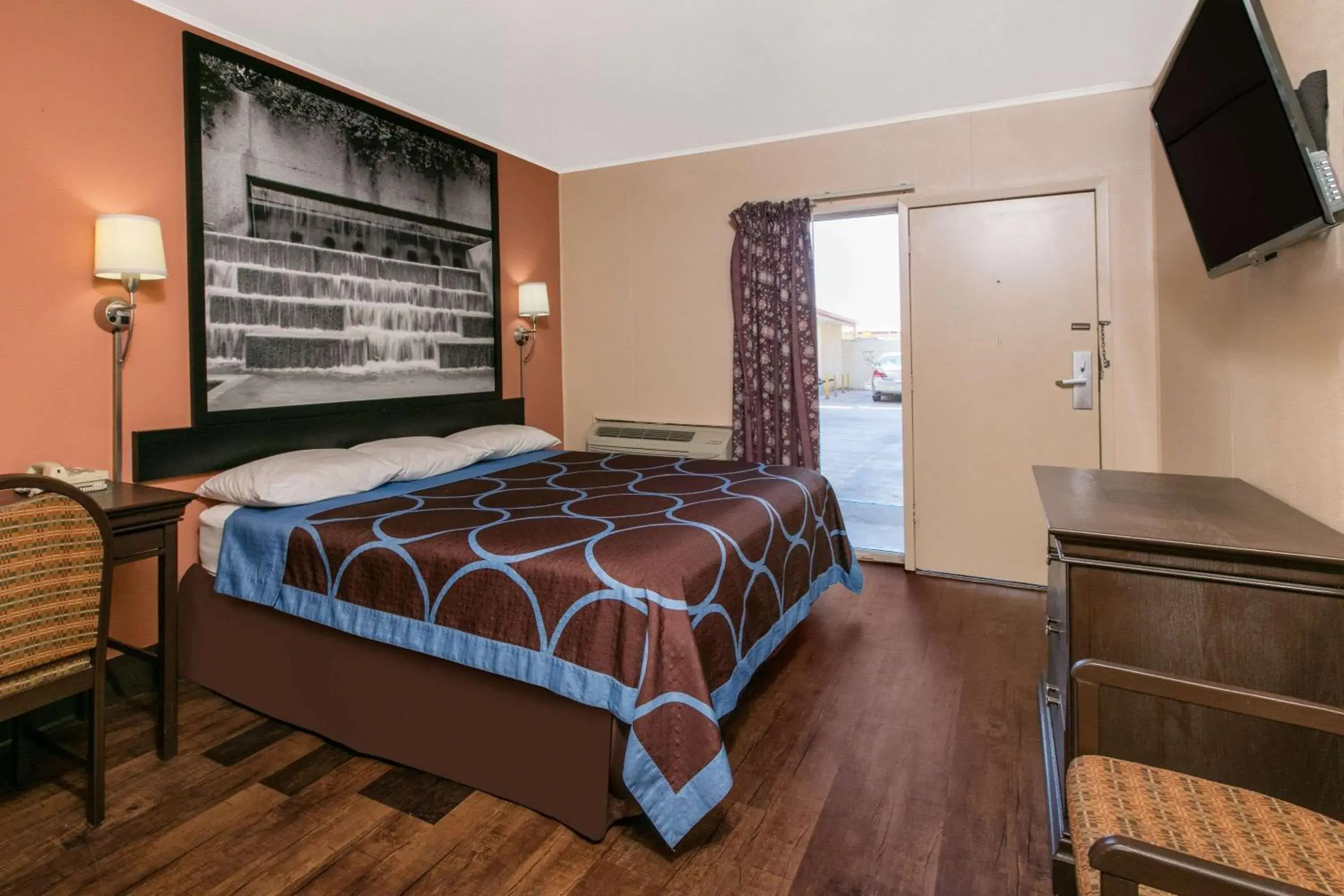 King Room - Non-Smoking in Super 8 by Wyndham Lubbock Civic Center North King Room - Non-Smoking in Super 8 by Wyndham Lubbock Civic Center North