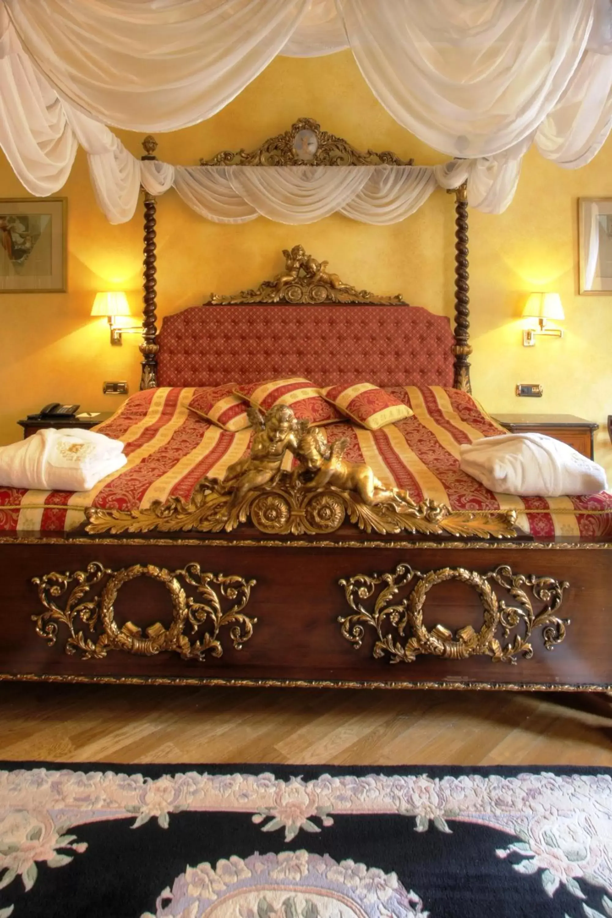 Luxury Suite in Alchymist Grand Hotel and Spa - Preferred Hotels & Resorts Luxury Suite in Alchymist Grand Hotel and Spa - Preferred Hotels & Resorts