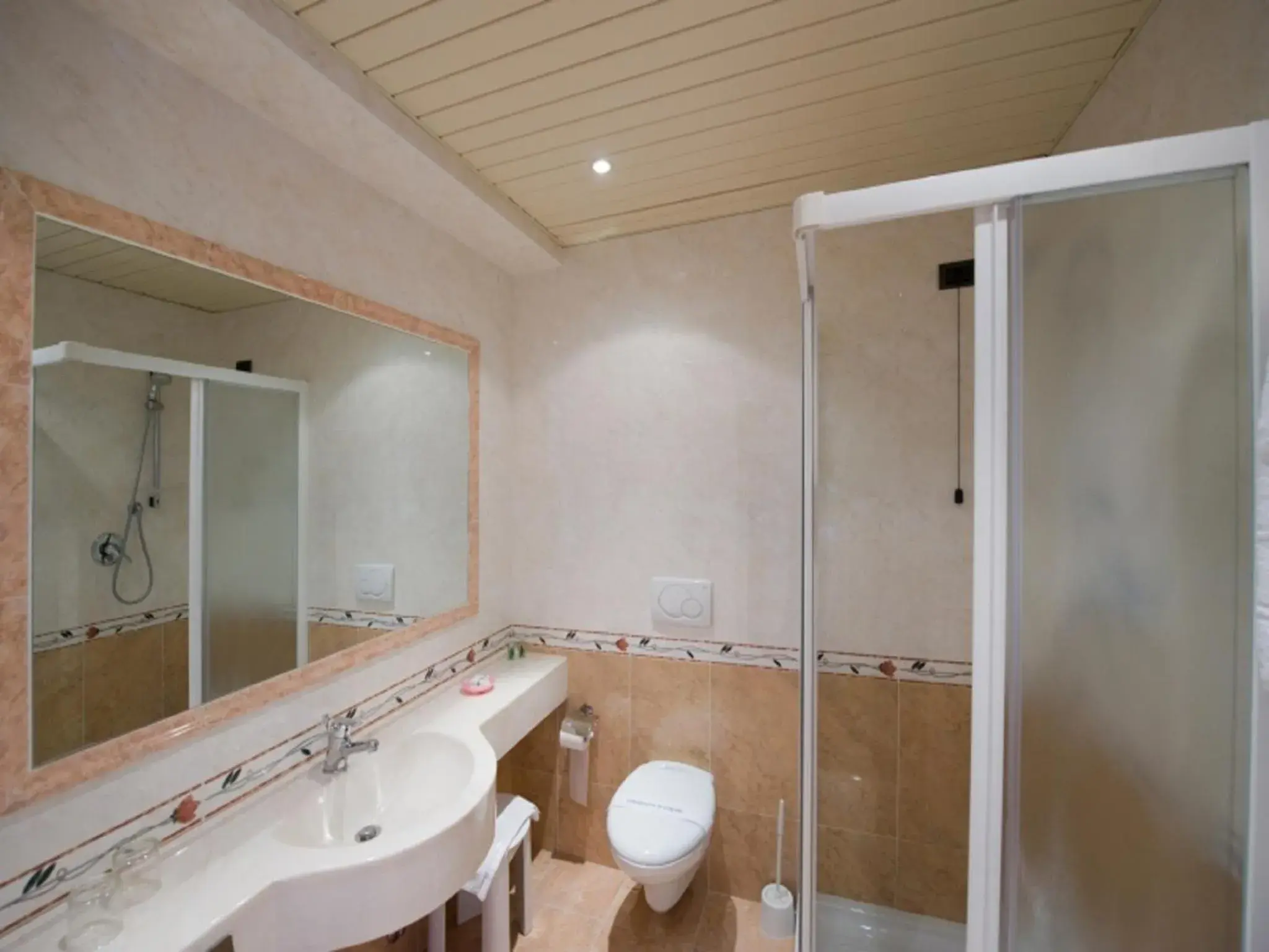 Double or Twin Room with Lake View in Hotel Della Torre Double or Twin Room with Lake View in Hotel Della Torre