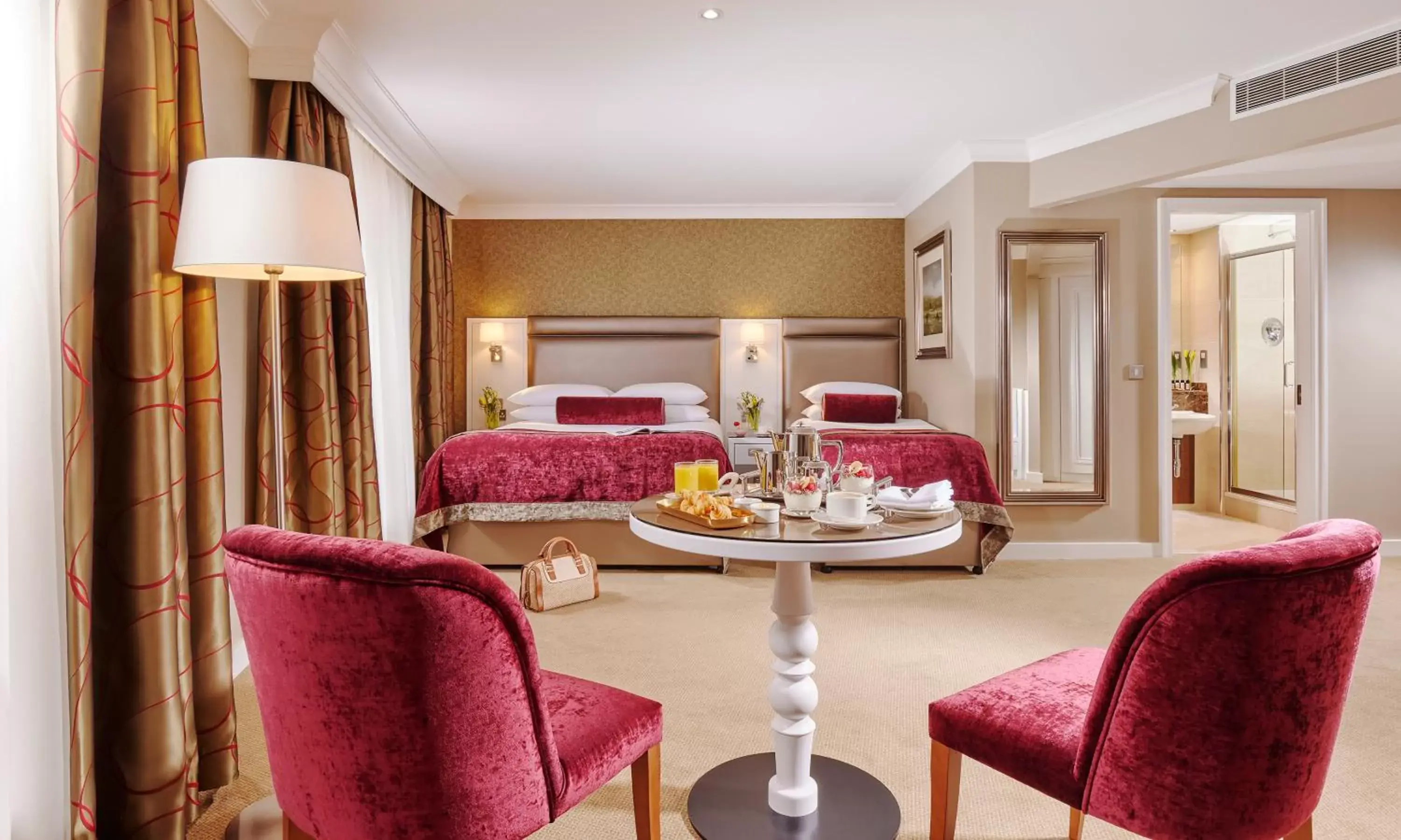 Executive Twin Room in The Rose Hotel Executive Twin Room in The Rose Hotel